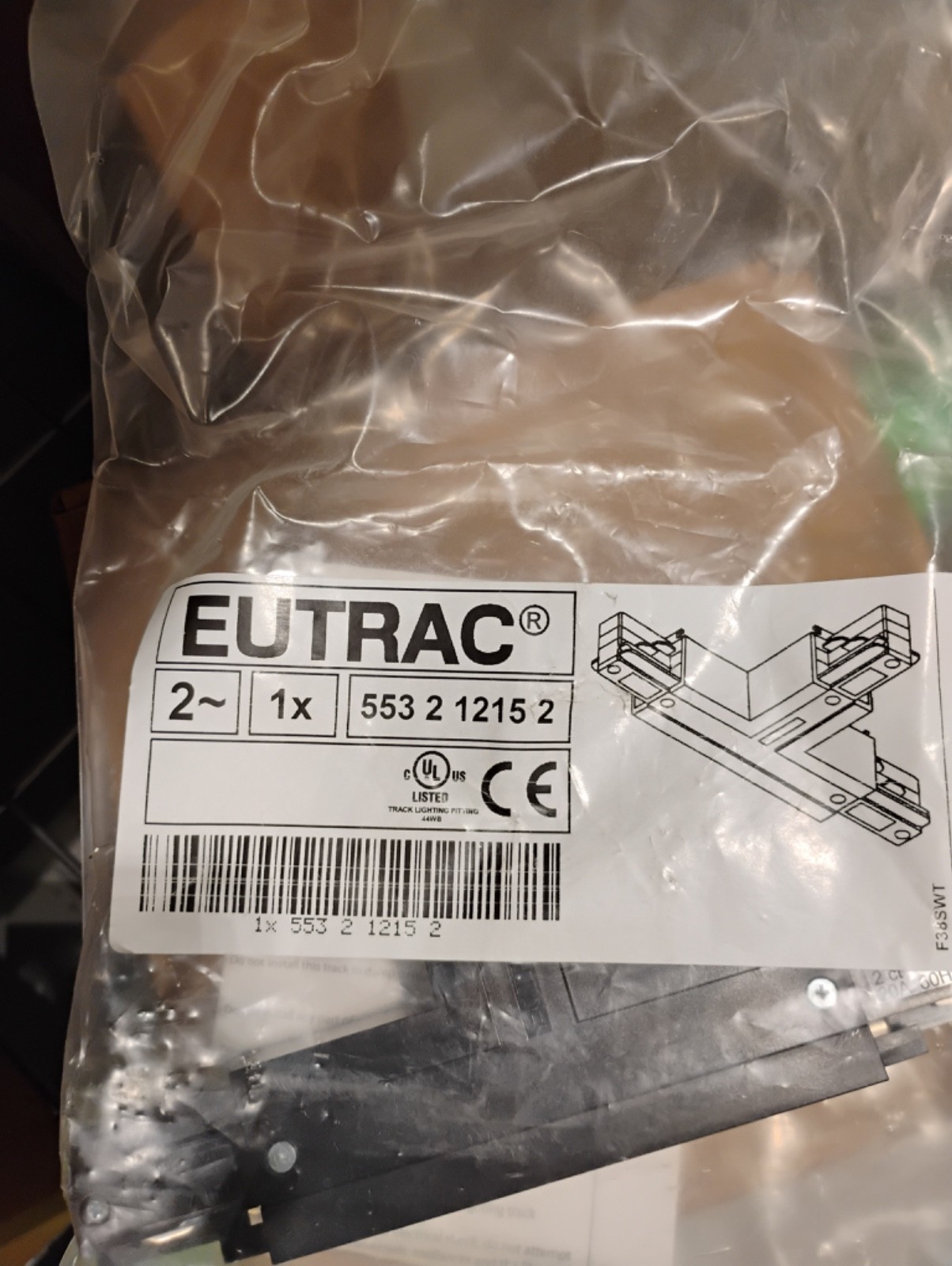 Eutrac 553-2-1215-2 'T' Coupler Black
