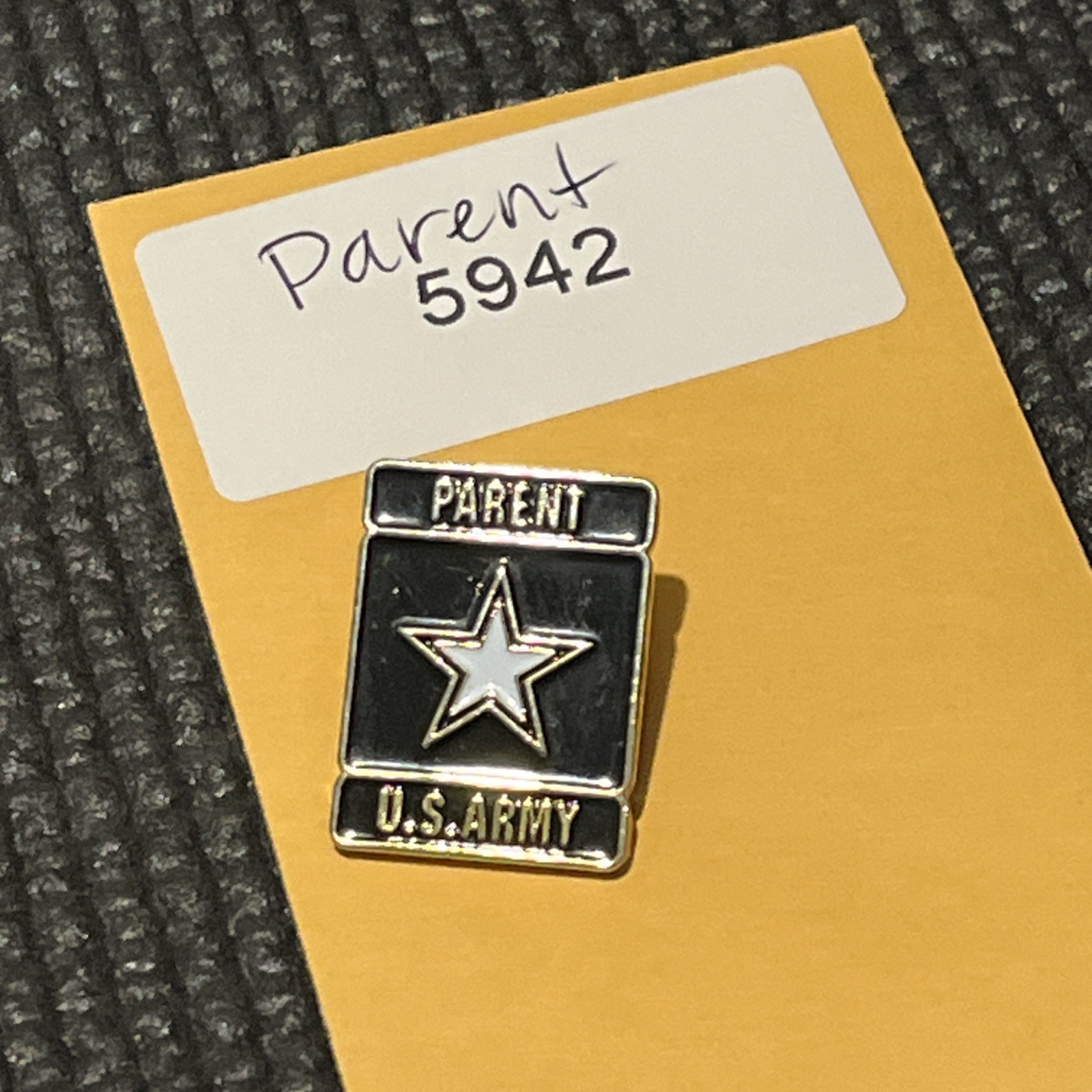 US Army Parent lapel pin 5942