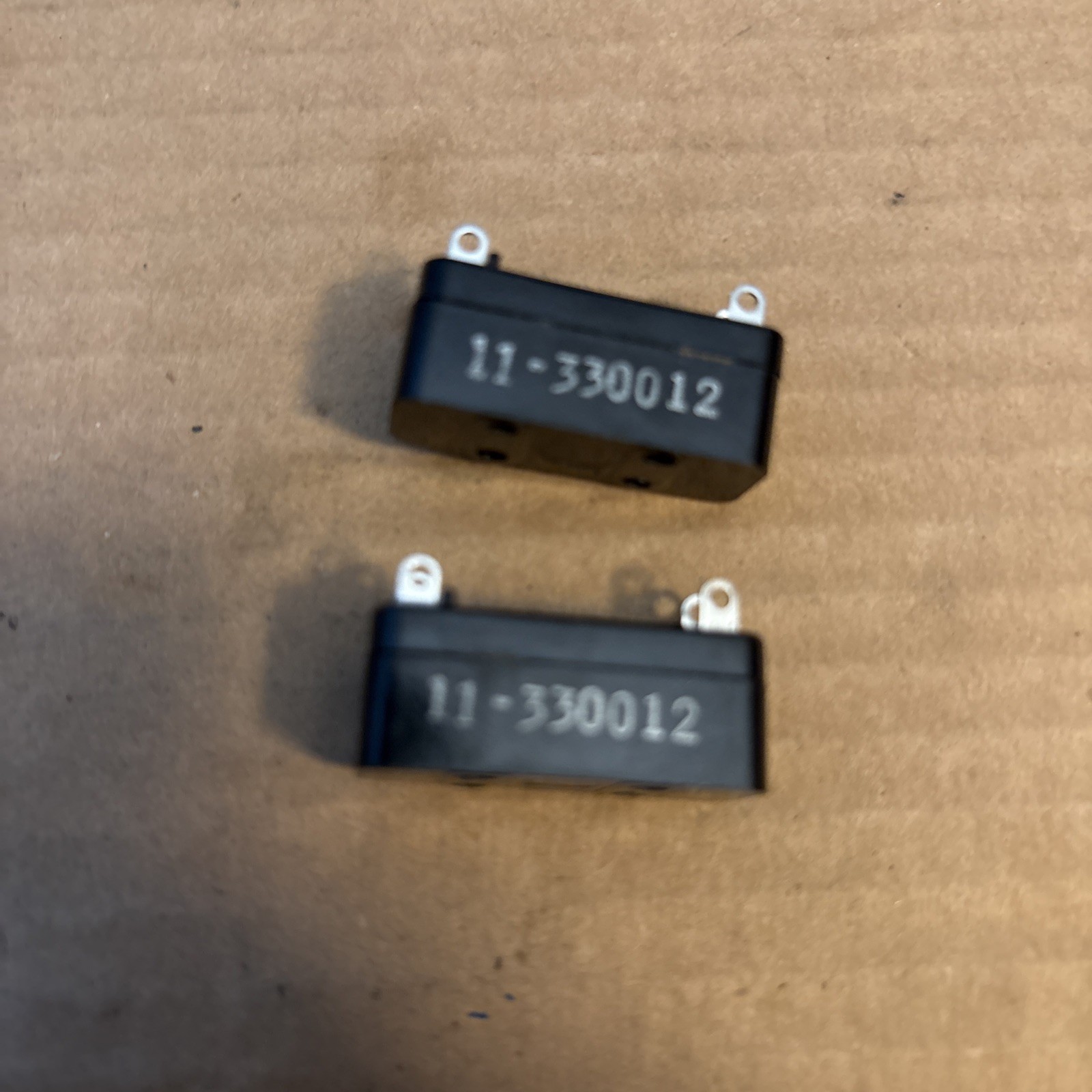 2 Pcs NOS Licon Switch 11-330012 Micro Switch Pin Plunger Chicago IL