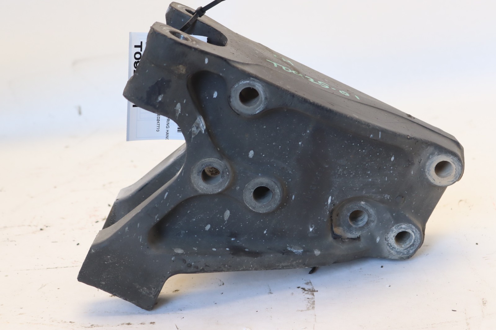 2013-2017 PETERBILT 579 LEFT SUSPENSION AIR SPRING HANGER MOUNT BRACKET OEM