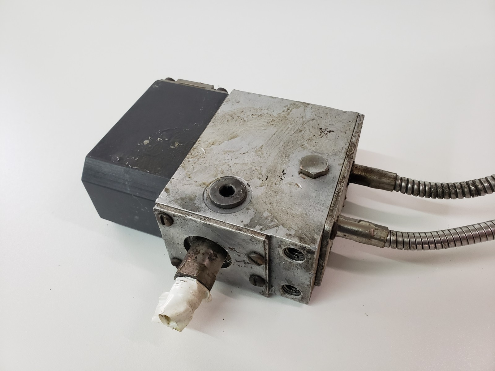 Nordson 724634A Hot Melt Applicator Head