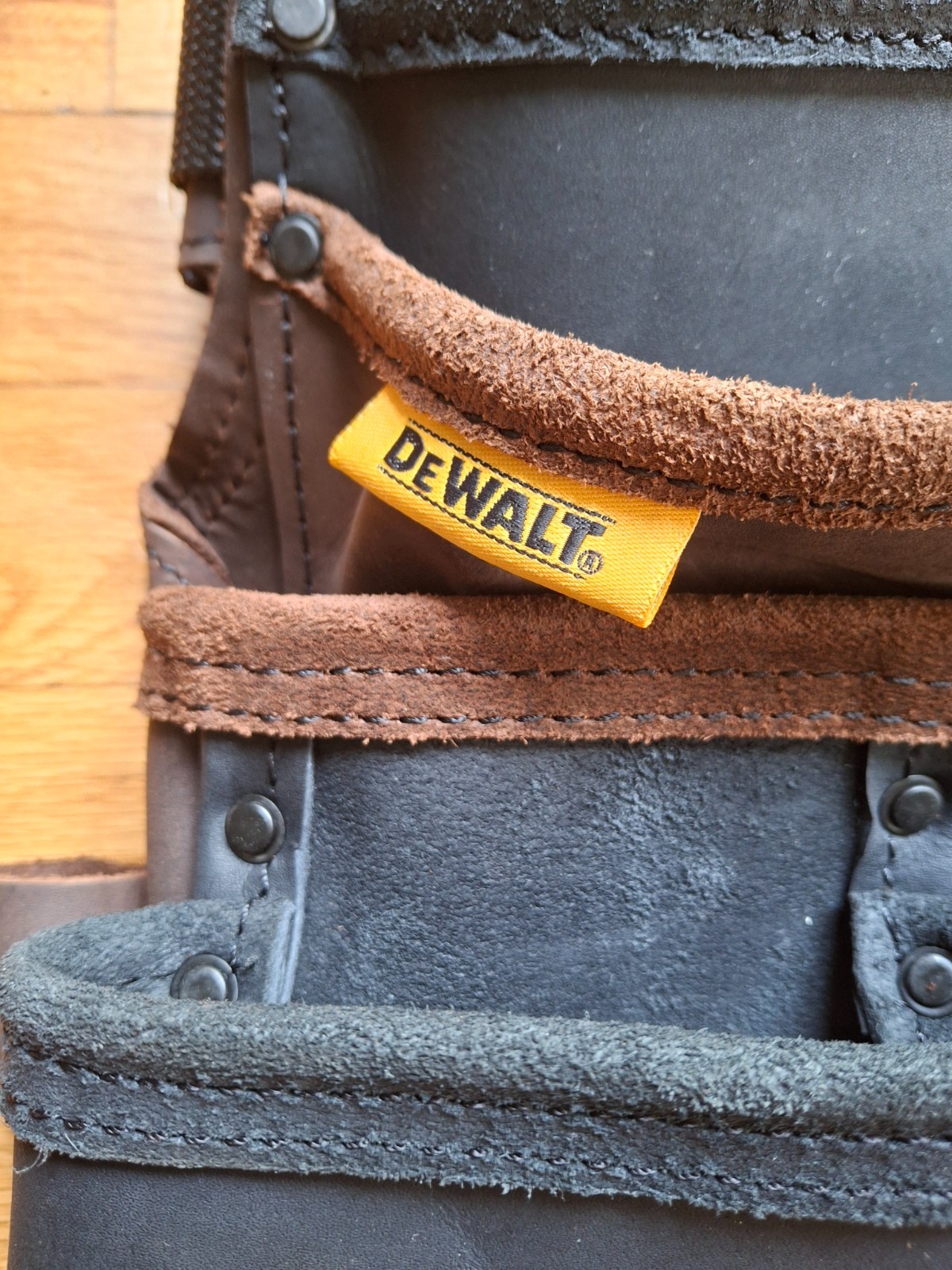 DeWalt DWST550113 Leather Tool Rig - Tool Apron - New