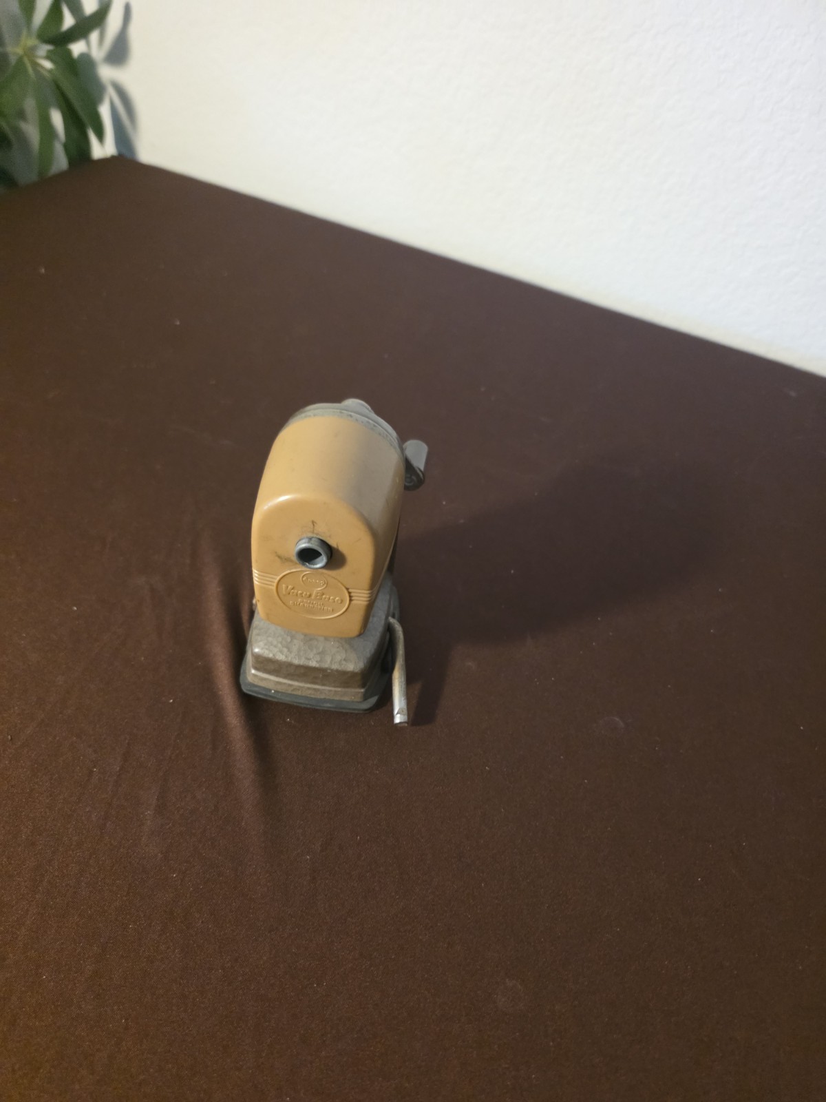 Vintage Apsco Vacu Base Table Desk Top Pencil Sharpener Suction Mounted
