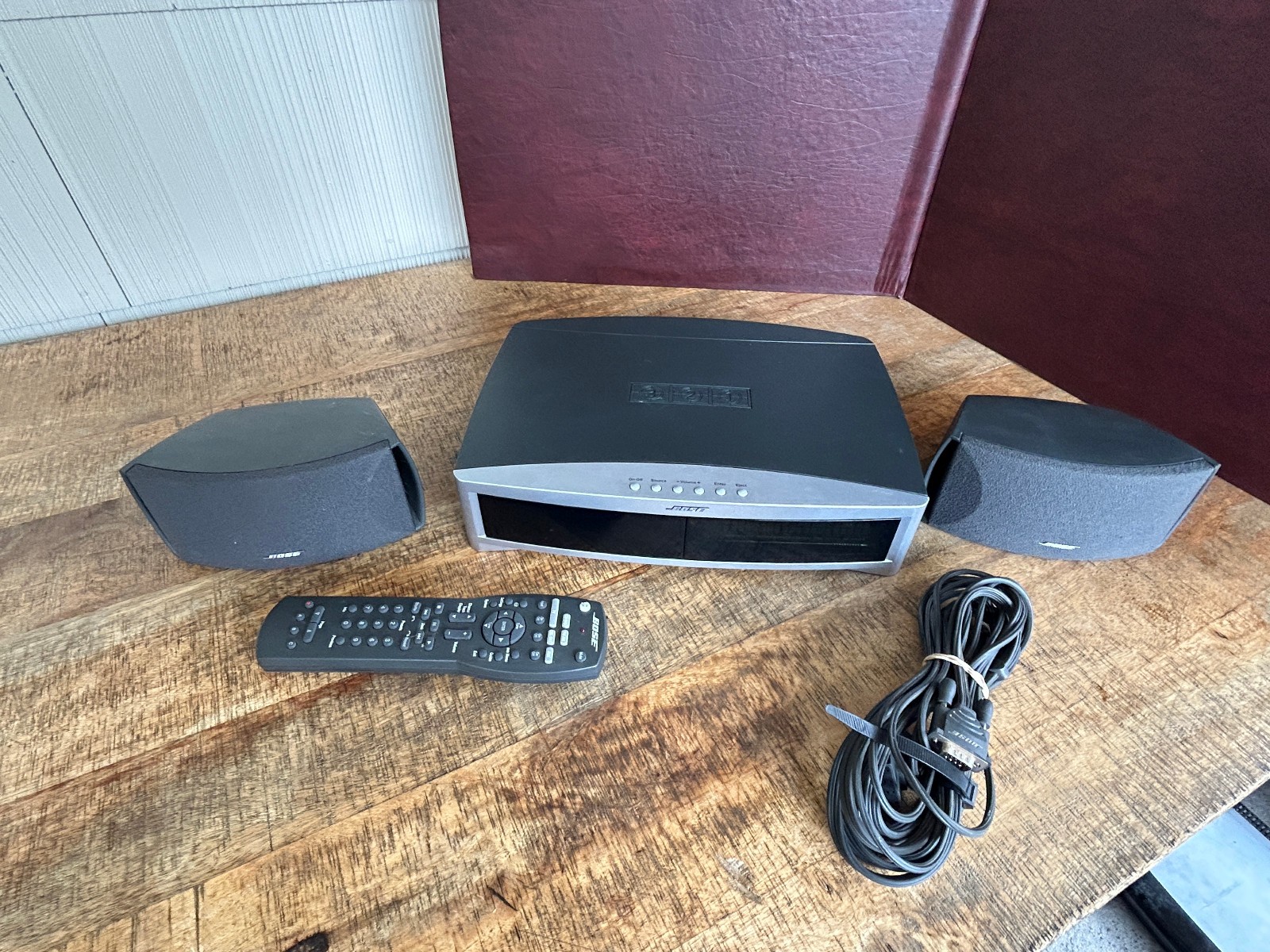 Bose AV3-2-1 Series II DVD/CD Media Center w/ Remote / Speakers / Works Great