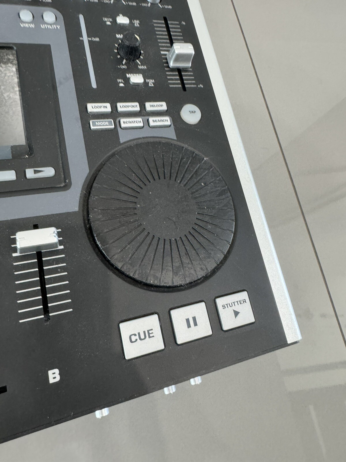 Numark iDJ2 DJ Station Mixer Controller iPod Dock Mixing Station Pro Audio *READ