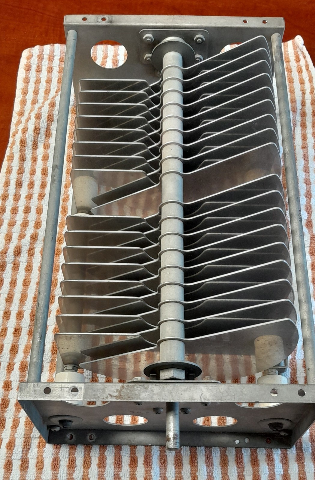 LARGE VARIABLE CAPACITOR DUAL 50-350 pF EACH SECTION