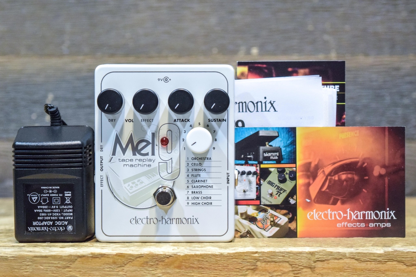Electro-Harmonix Mel9 Tape Replay Machine Mellotron Emulation Effect Pedal
