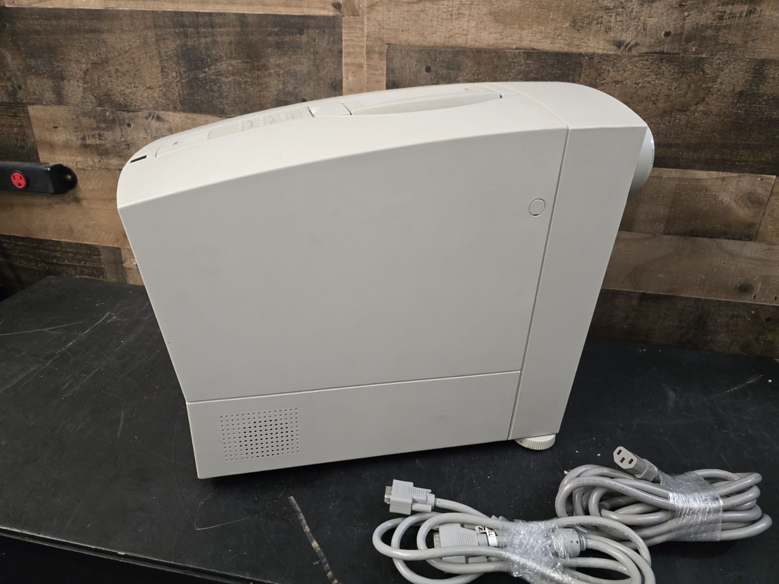 NEC Multisync LCD MT VIDEO PROJECTOR Working