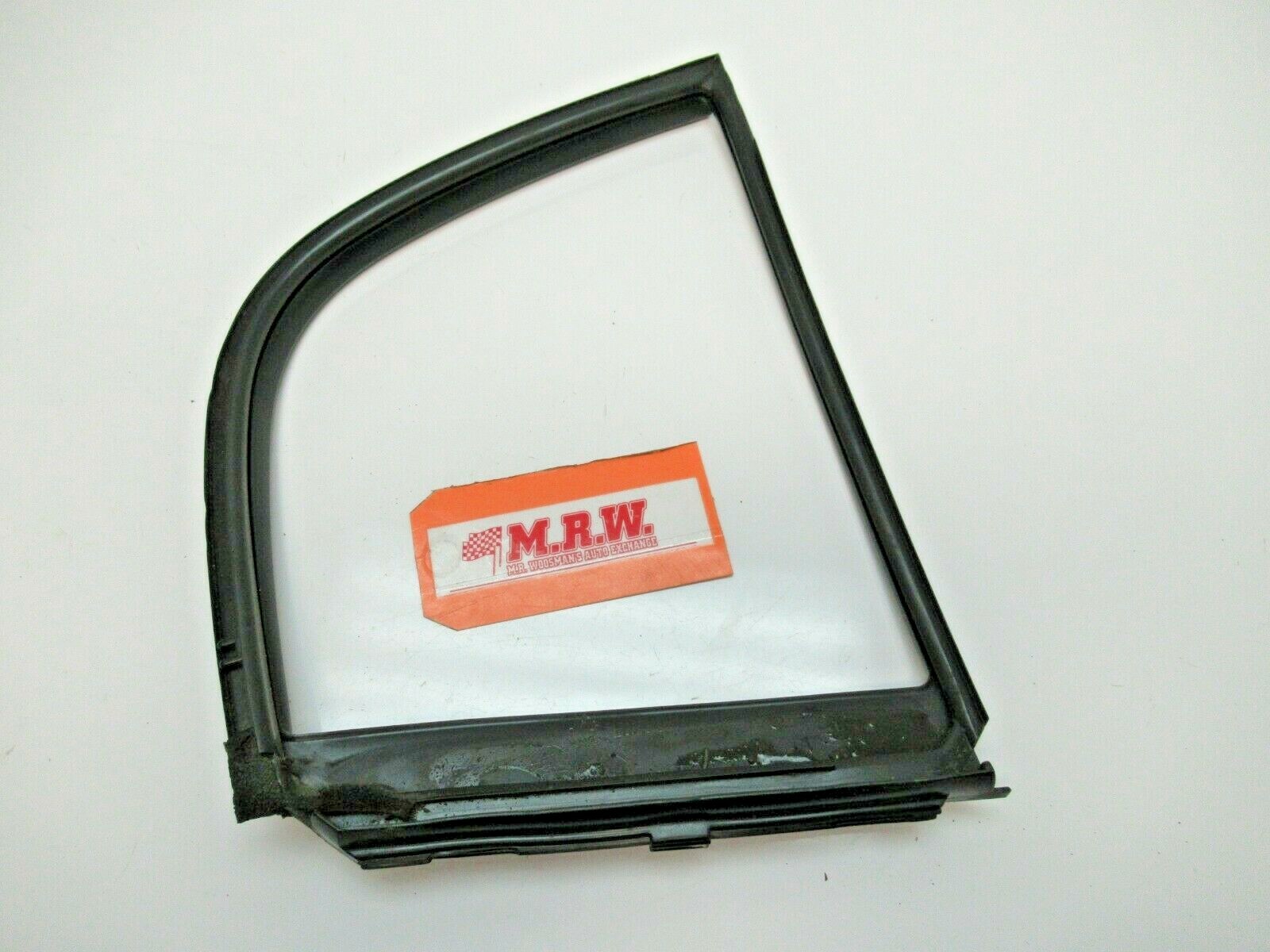 RUBBER SEAL DOOR VENT SMALL WINDOW PASSENGER RIGHT REAR for 03-06 INFINITI G35