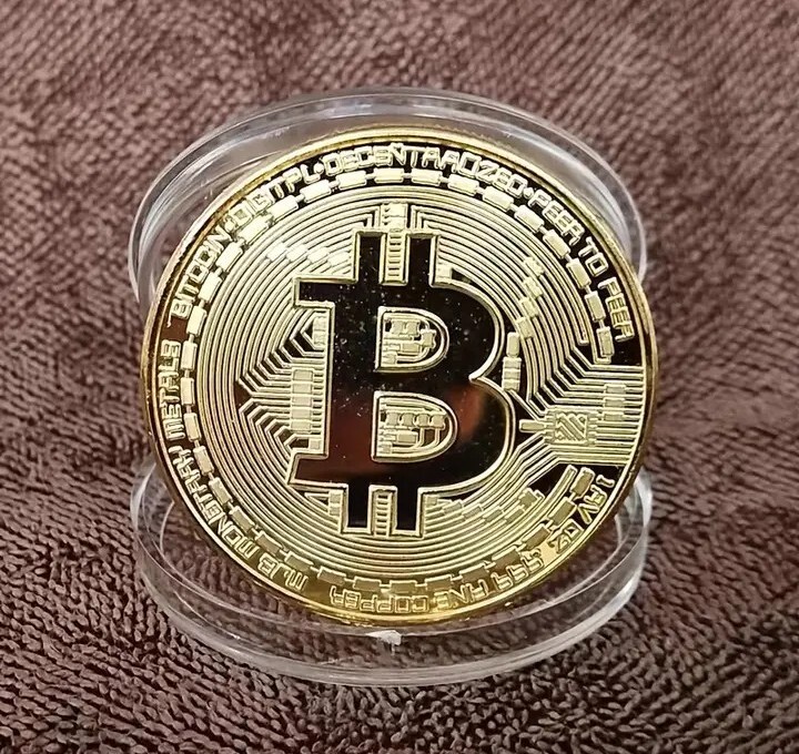 Bitcoin Commemorative Metal Gold Coin