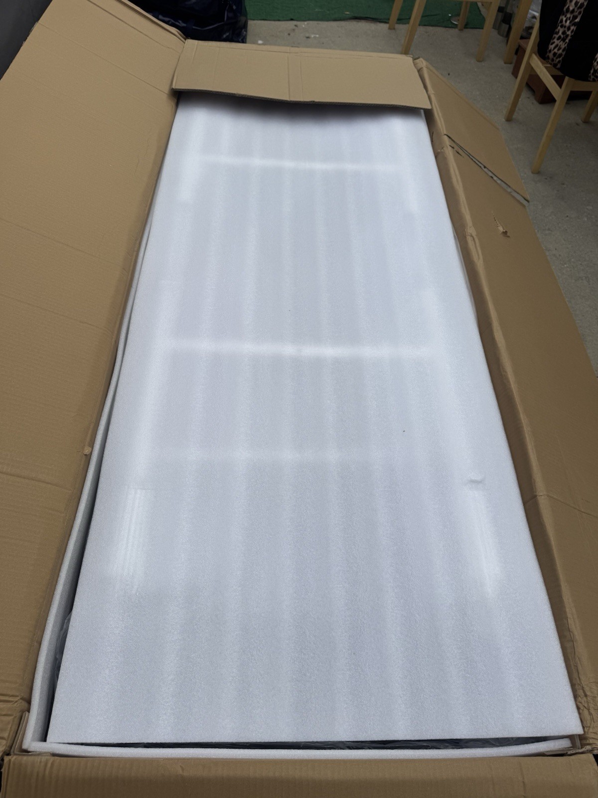 Adjustable Exam Therapy Table Bed with Paper Dispenser with Adjustable Swive