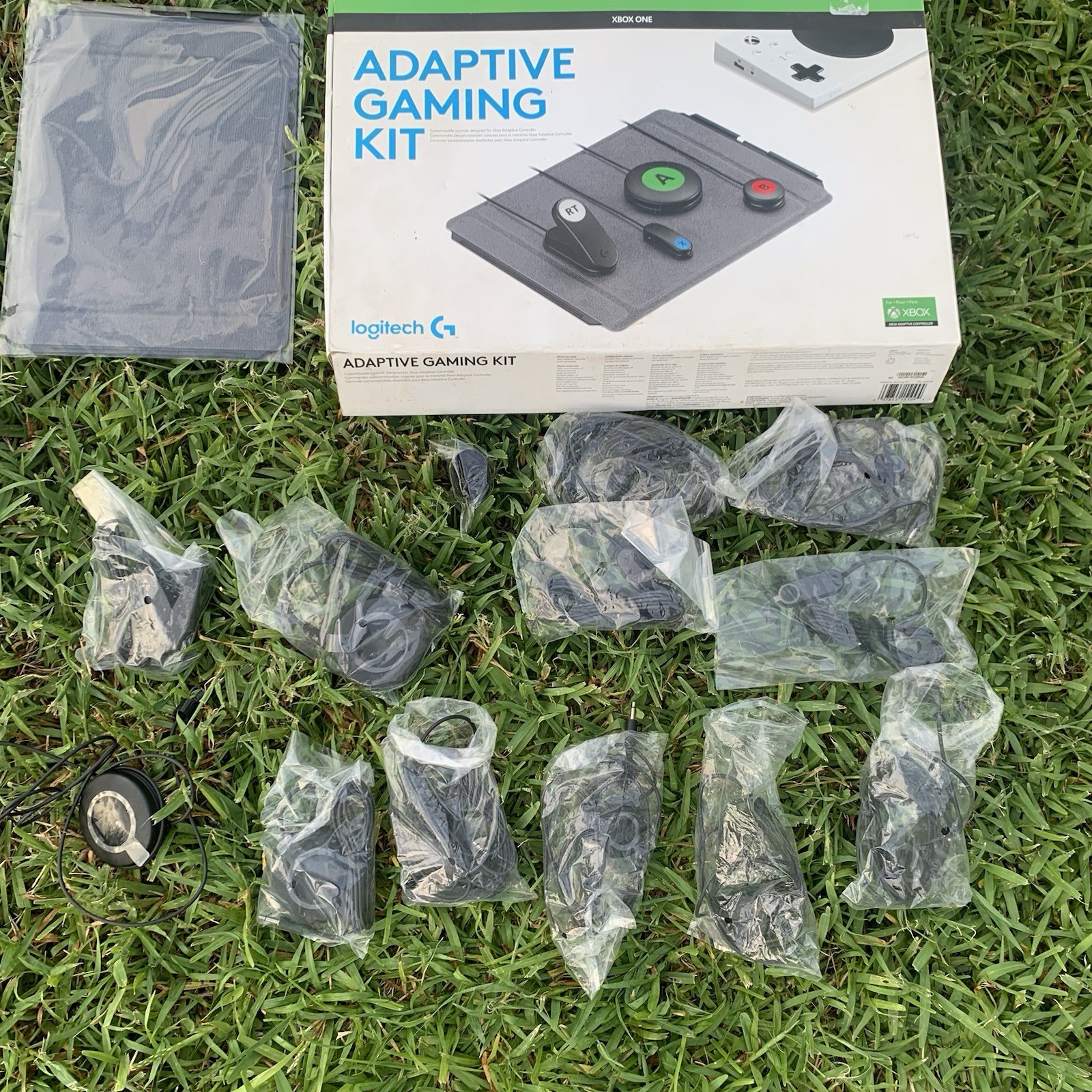 Microsoft Xbox Adaptive Controller Logitech Gaming Kit EXCELLENT NEW OPEN BOX!