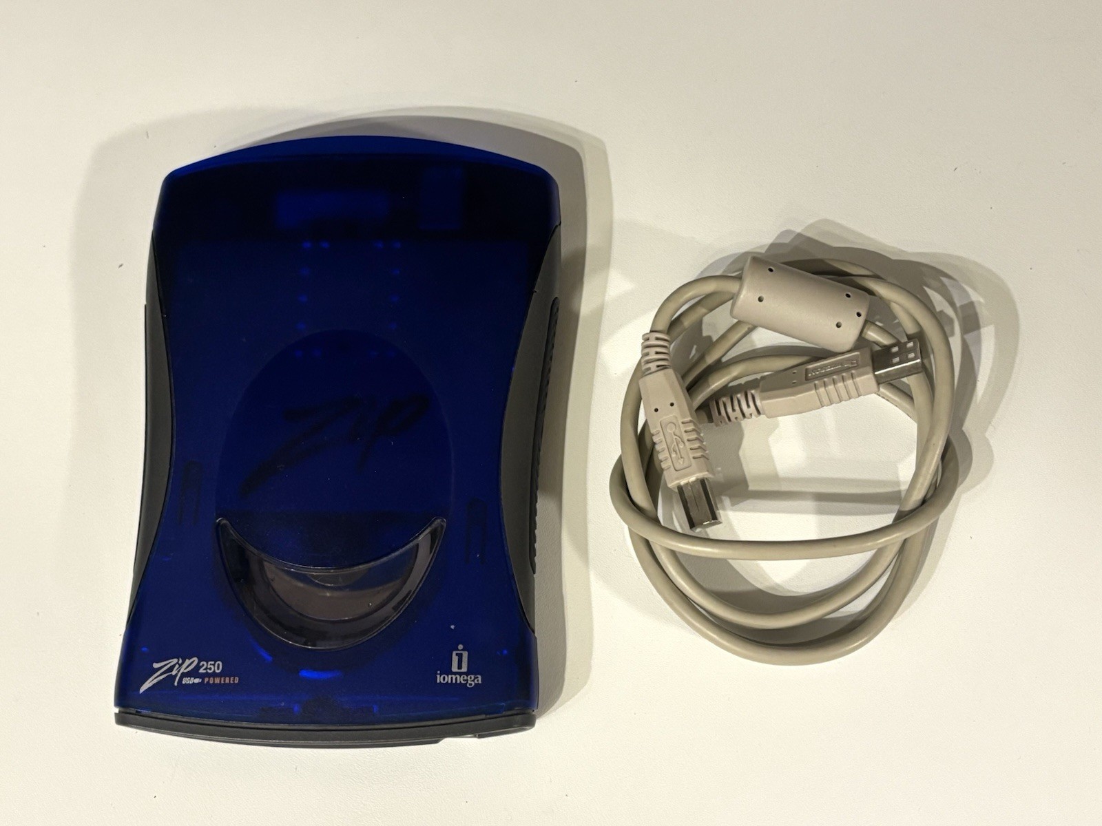 Iomega Z250USBPCMBP Zip 250 USB Powered External Disk Drive, PARTS/REPAIR ONLY!