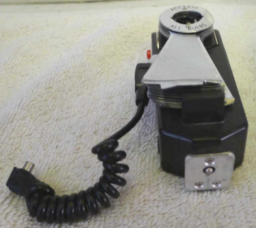 Focal K-mart Shoe Mount Camera Collapsable Fan Tilt Flash with Case & Cord