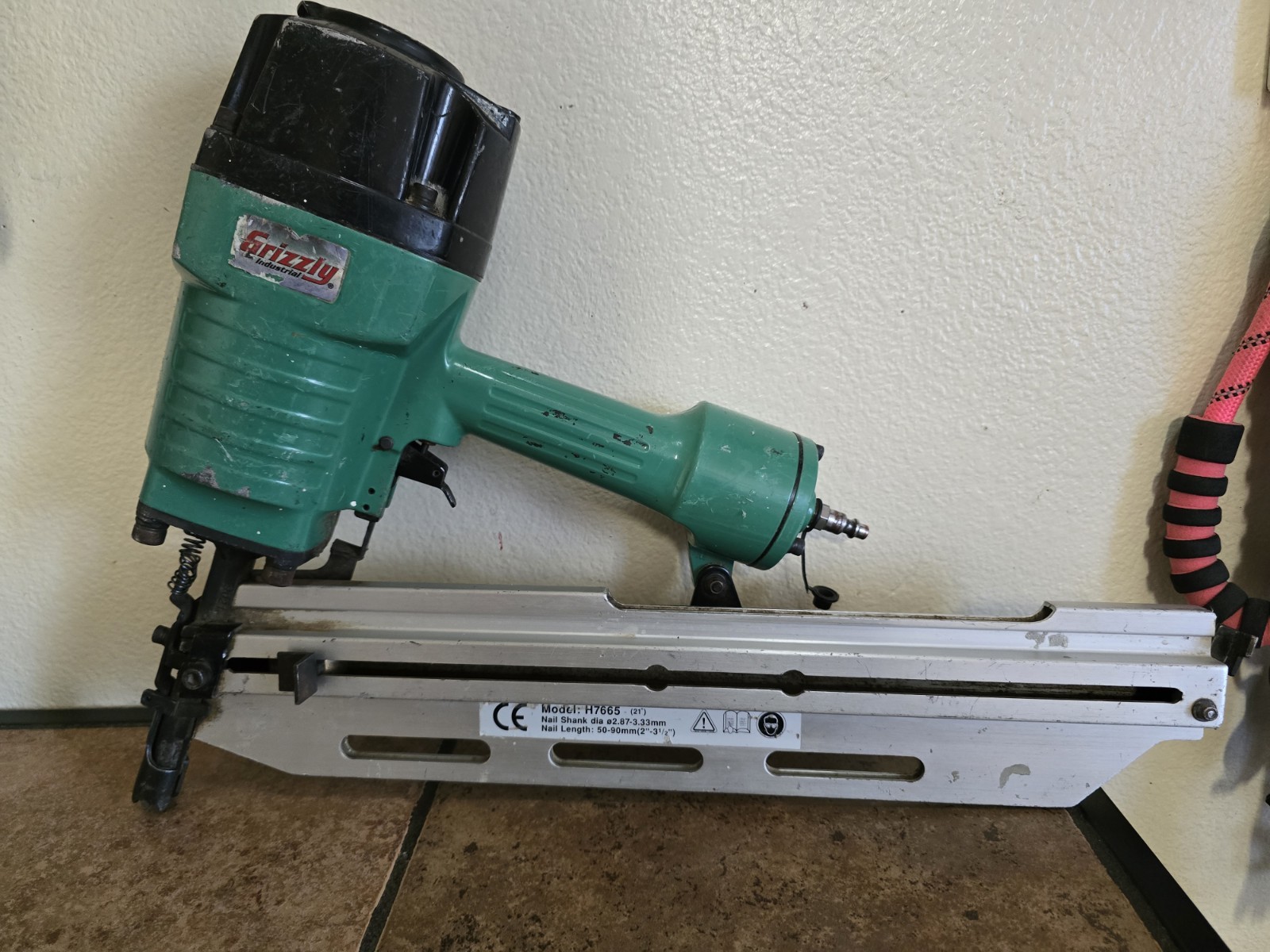 Grizzly Tools Fas Tak H7665 21-Degree Framing Nailer Used Tested Heavy-Duty