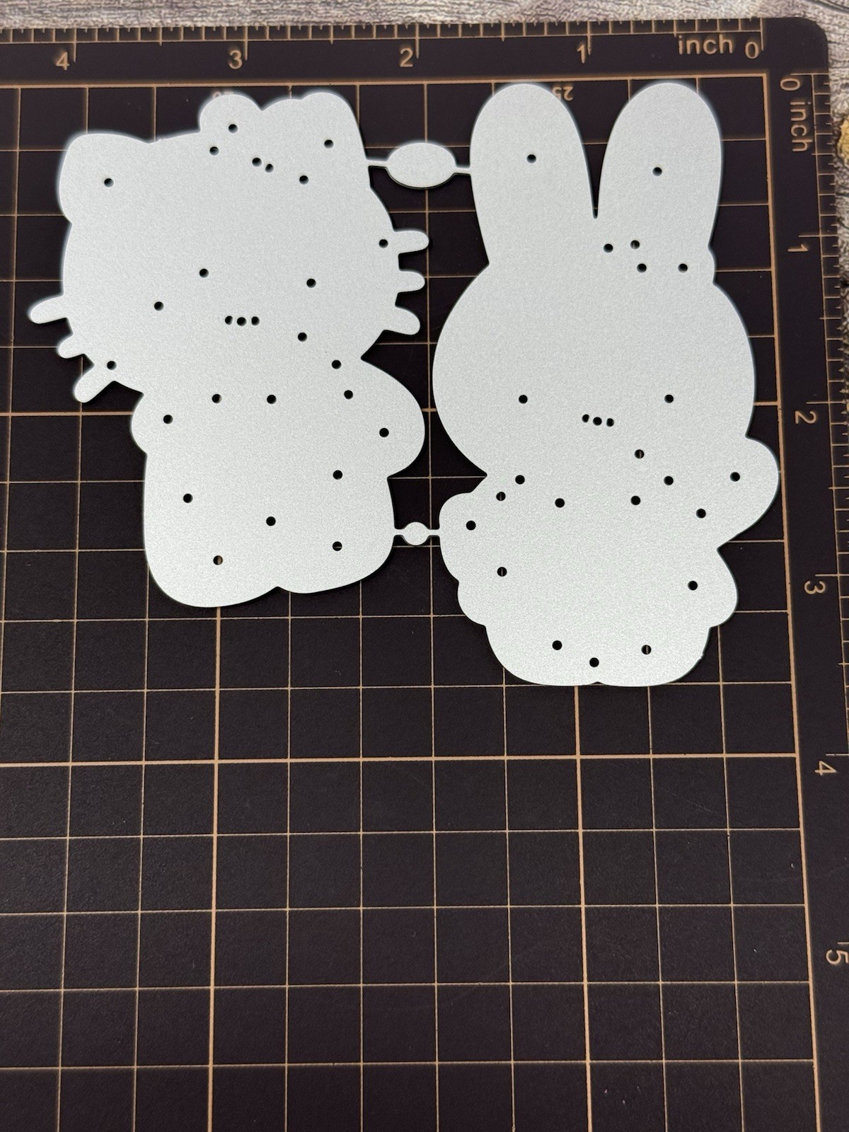 Universal Metal Cut Die Cut Tool Hello Kitty Cucake Topper Cathy Rabbit Easter