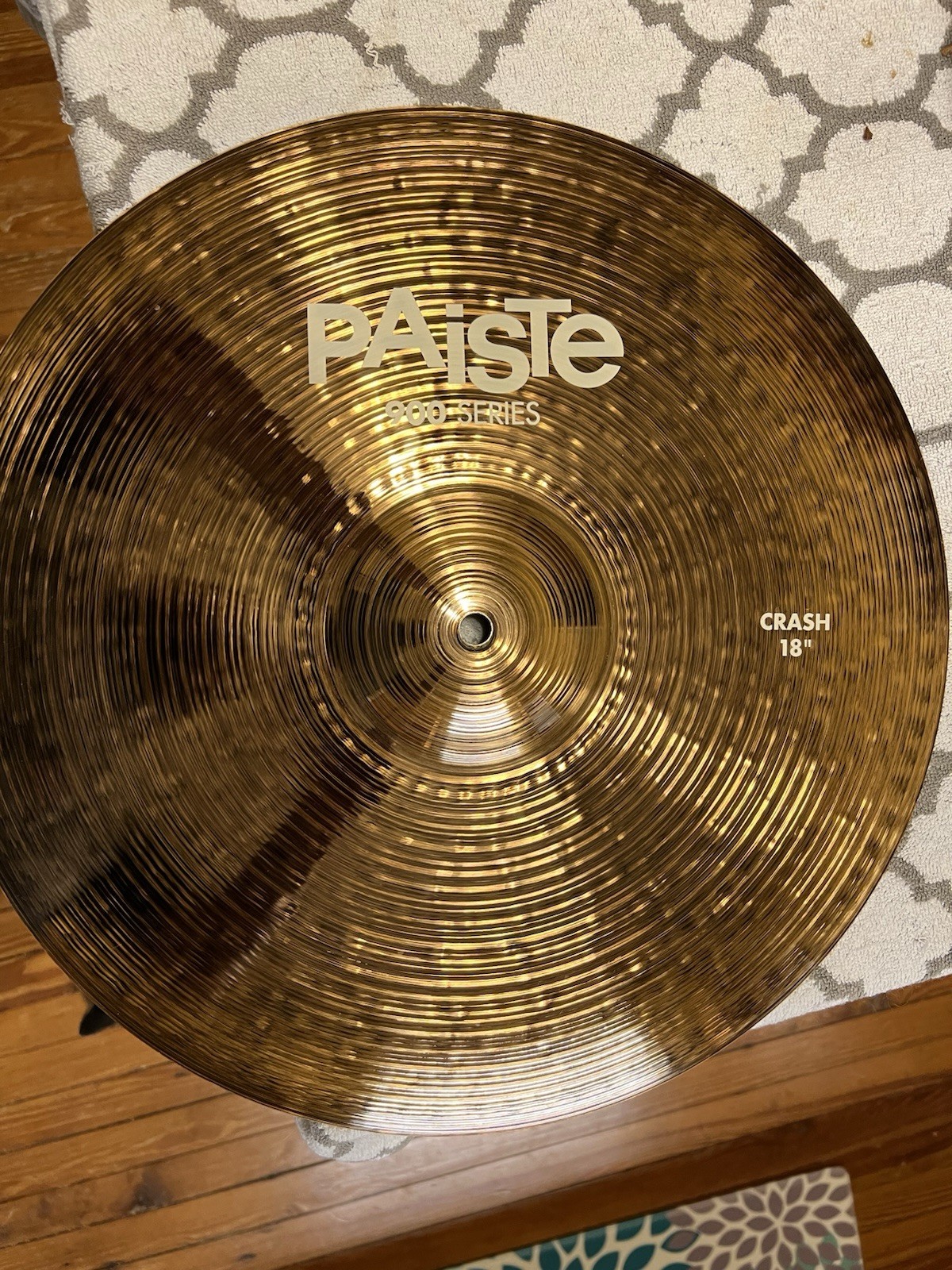 Paiste 900 Series 18 in Crash Cymbal. Slightly used.