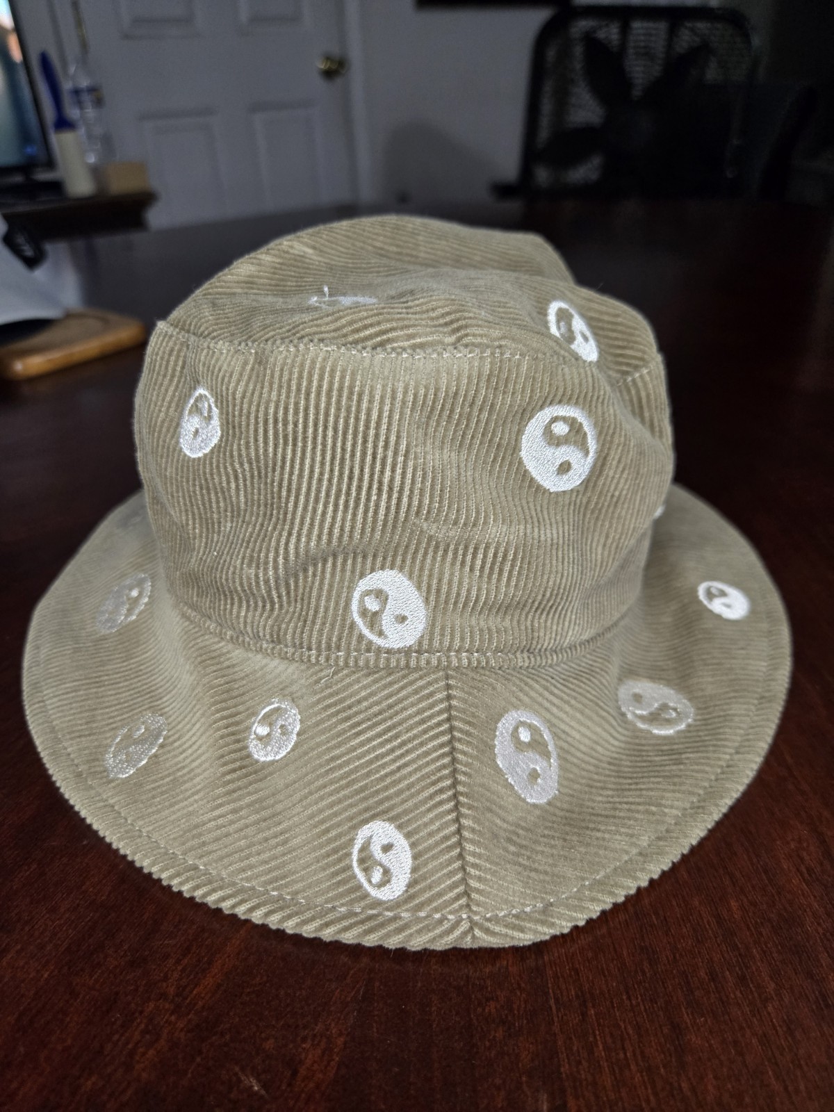 Kids Pacsun Bucket Hat "yin And Yang"  Size S/M Corduroy