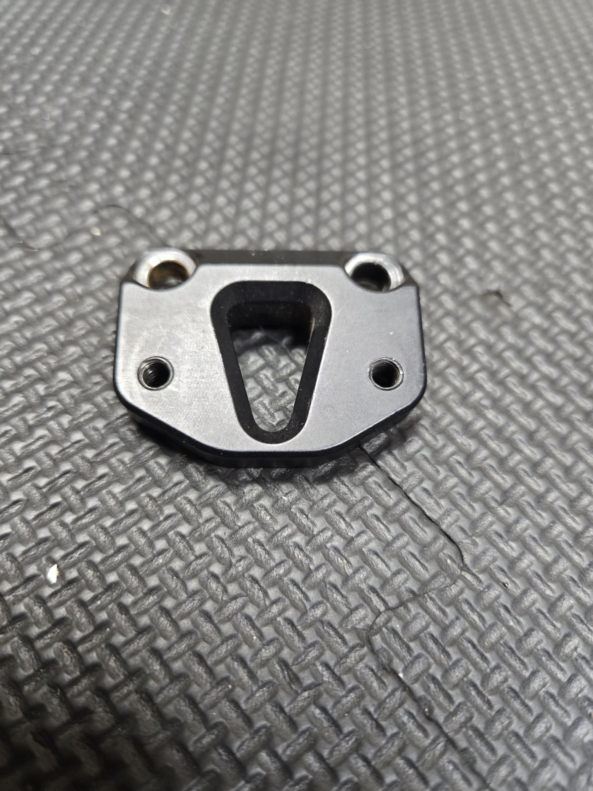 Axcel quiver mount bracket