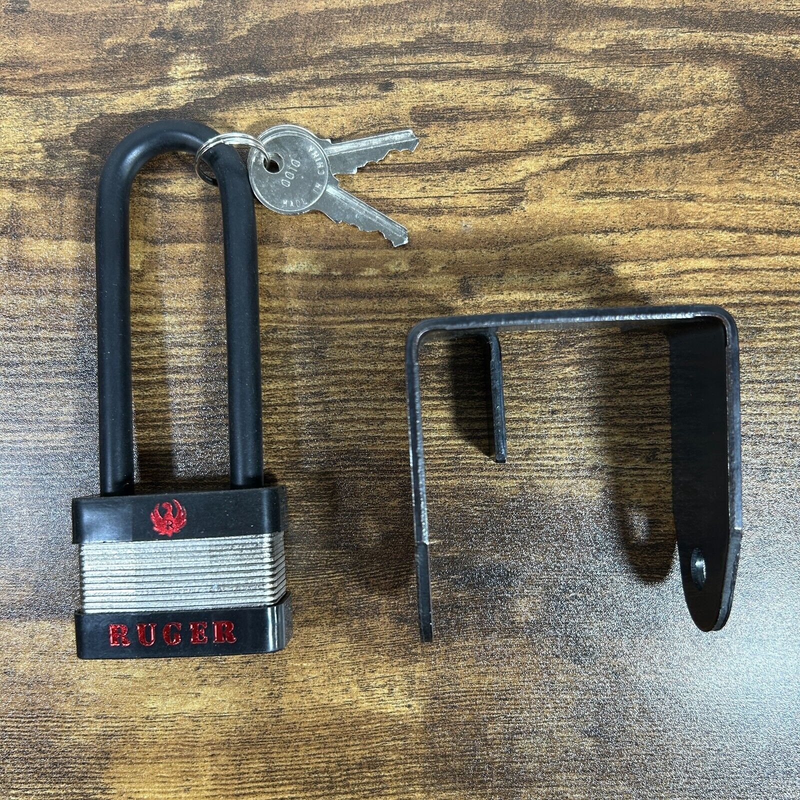 New Ruger 5035A Gun Safety Padlock lock device w 2 keys clamp pm 153