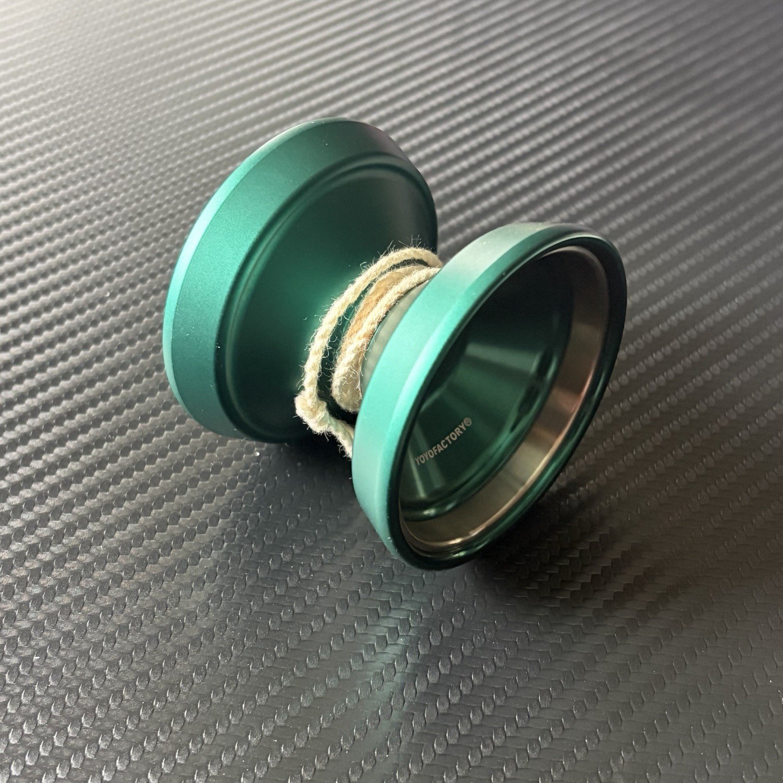 YoyoFactory Type R4 Green BiMetal Yo-yo Rare, PERFECT condition Yoyo