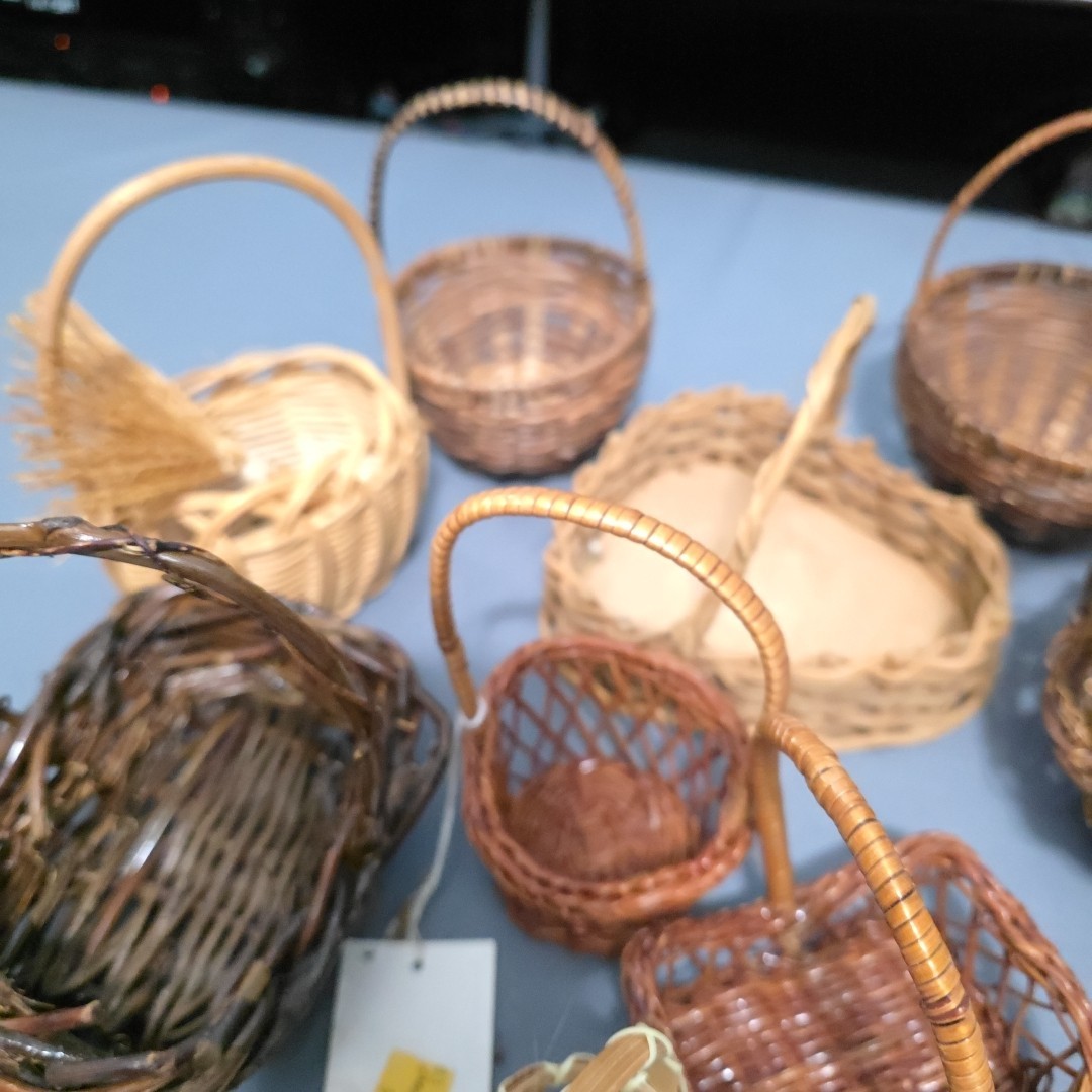 Crafts Misc. Small Wooden Baskets