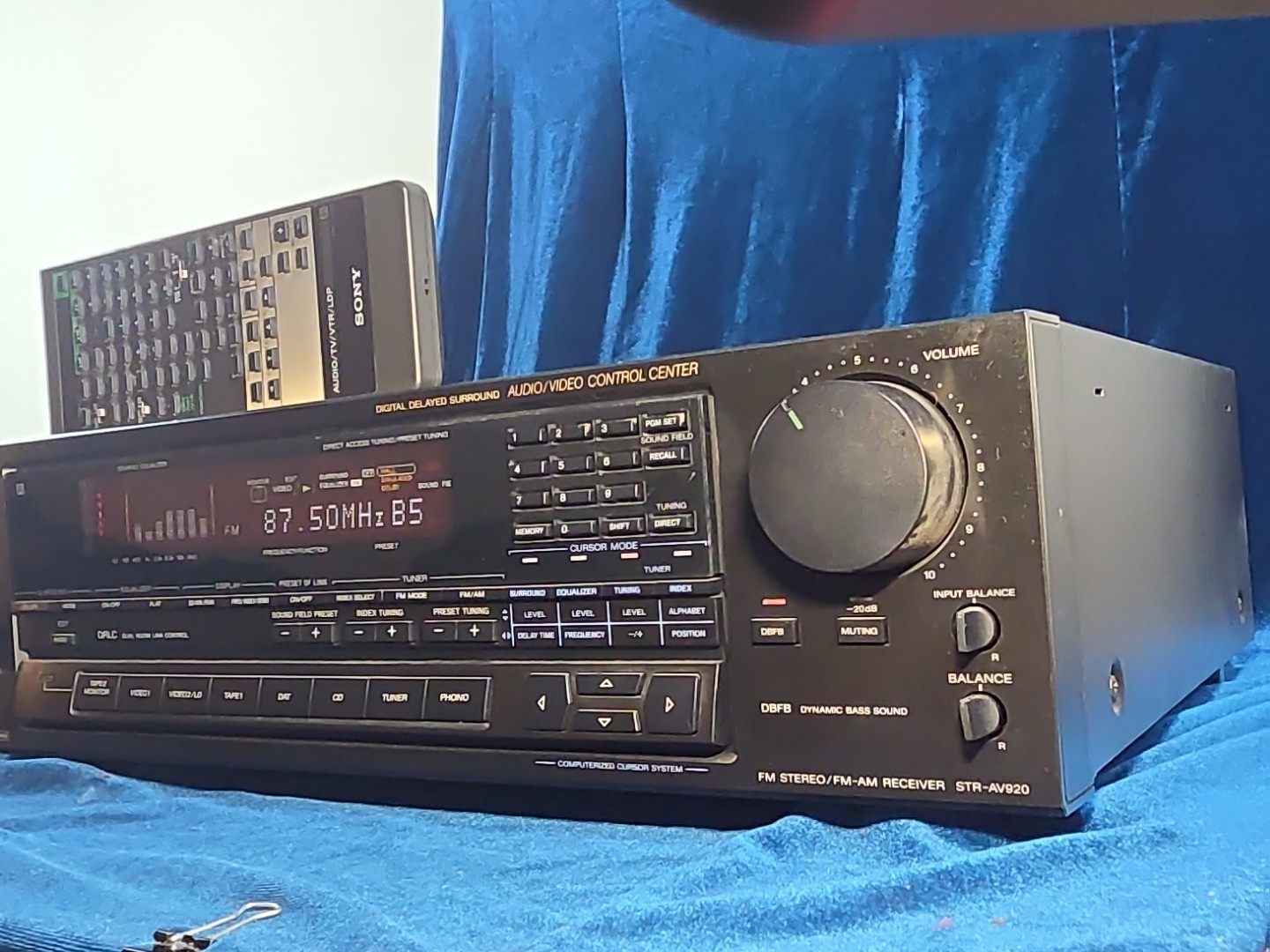 Sony STR-AV920 AM/FM Stereo With Original Remote.