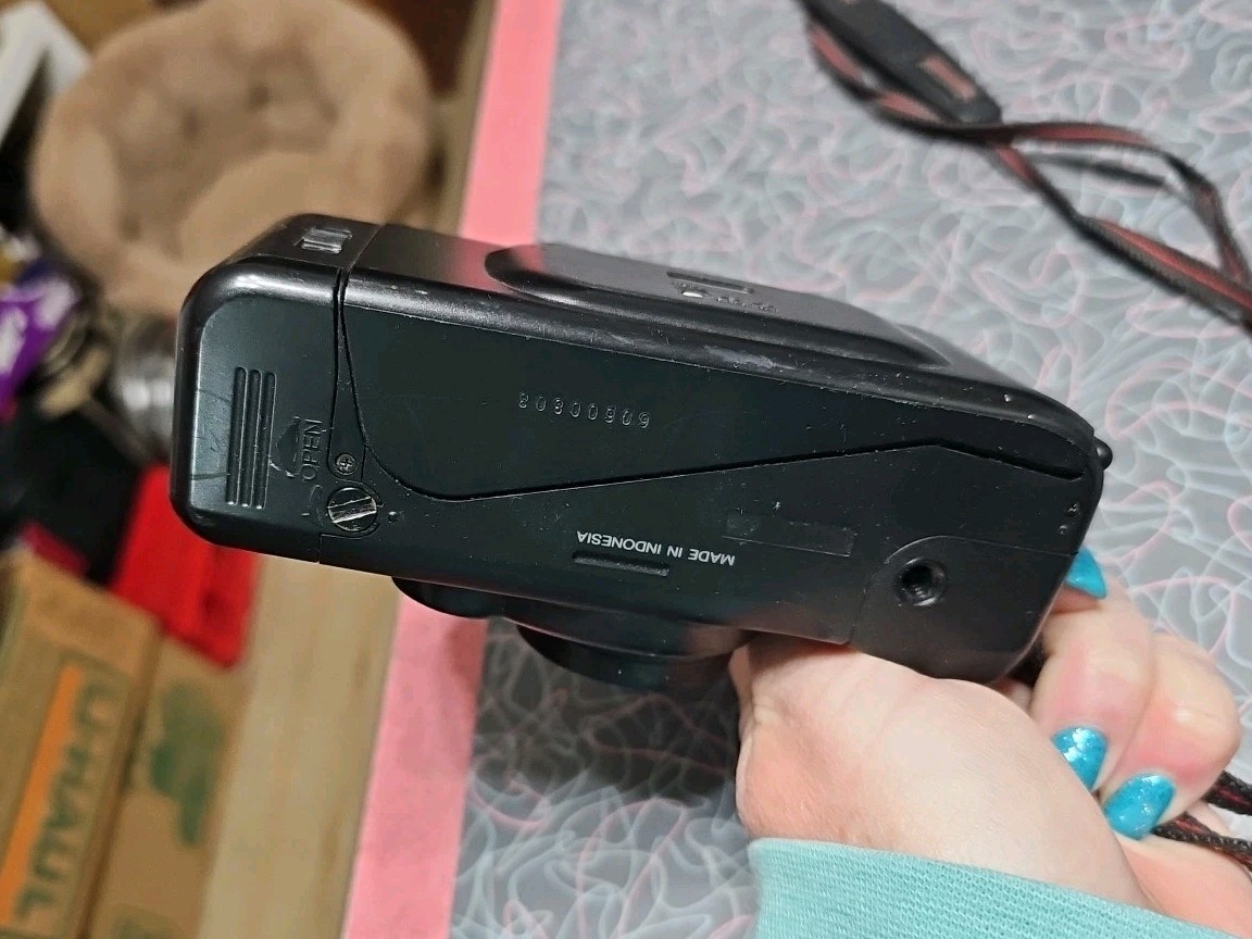 Fuji Discovery 400 Tele Plus 35mm Point & Shoot Camera Untested
