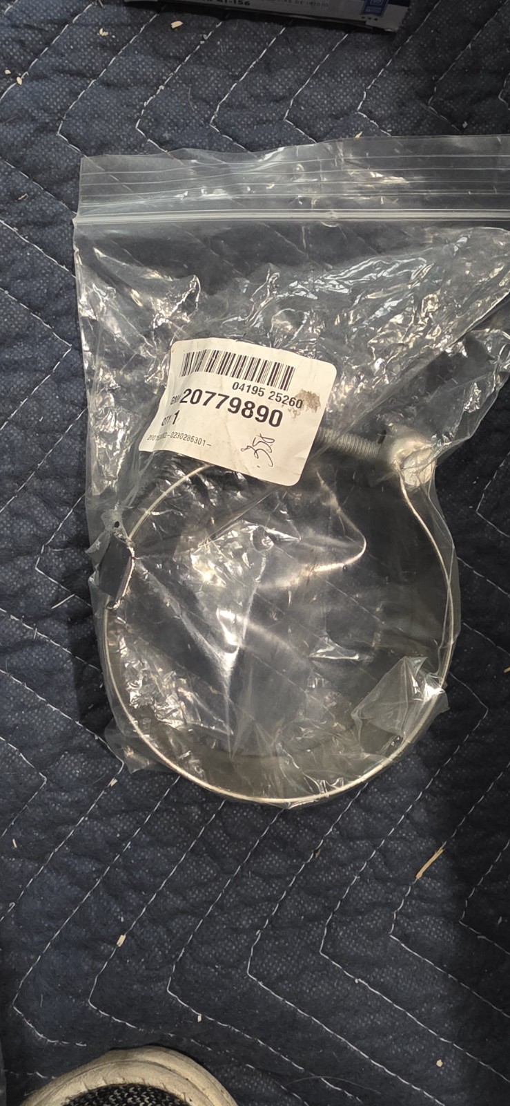 NEW OEM Genuine GM Exhaust Pipe Clamp 20779890
