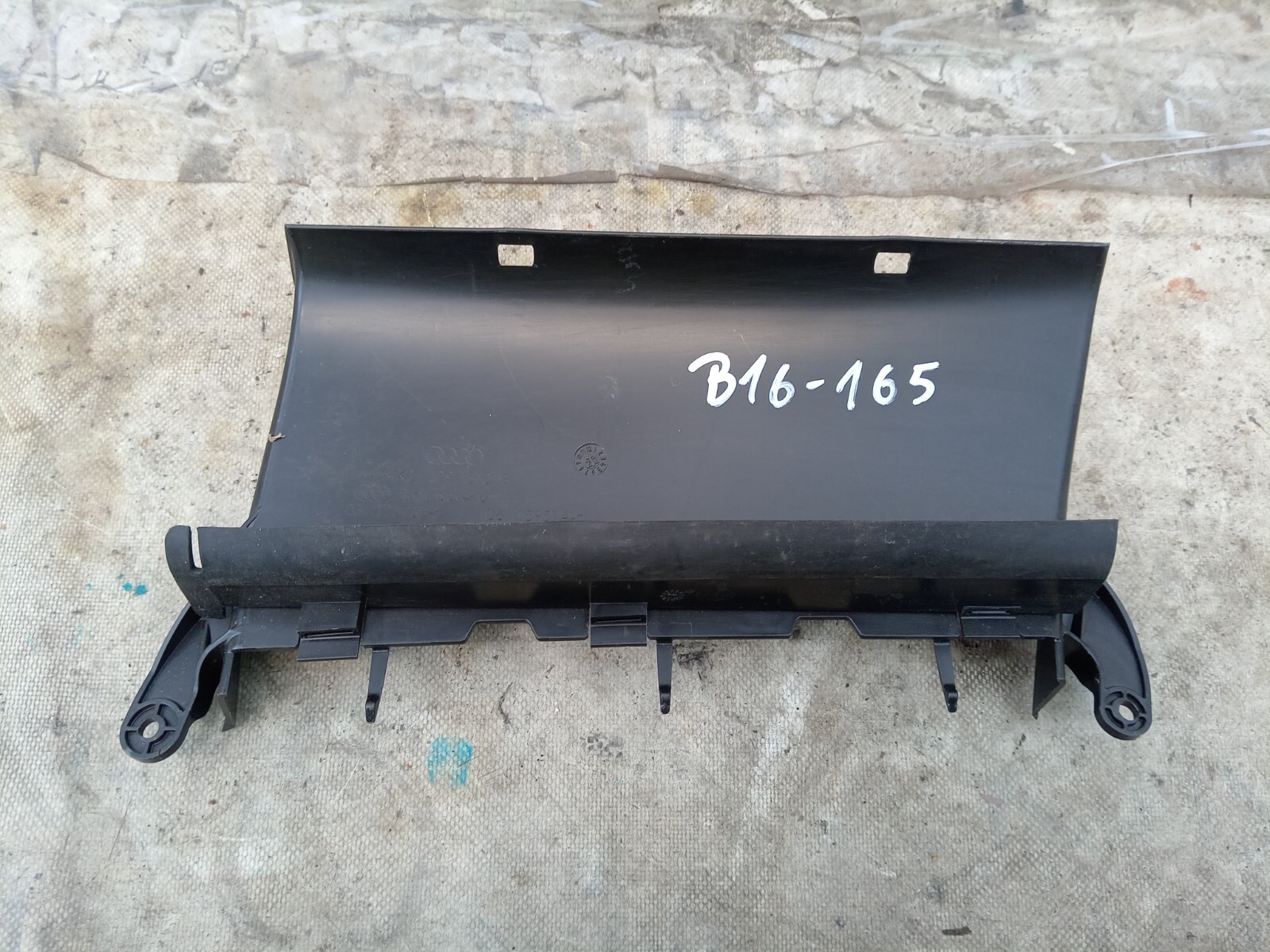 AUDI A6 C8 2019-ON FRONT RIGHT AIR INTAKE DUCT GUIDE 4K0129510B GENUINE #B16-165