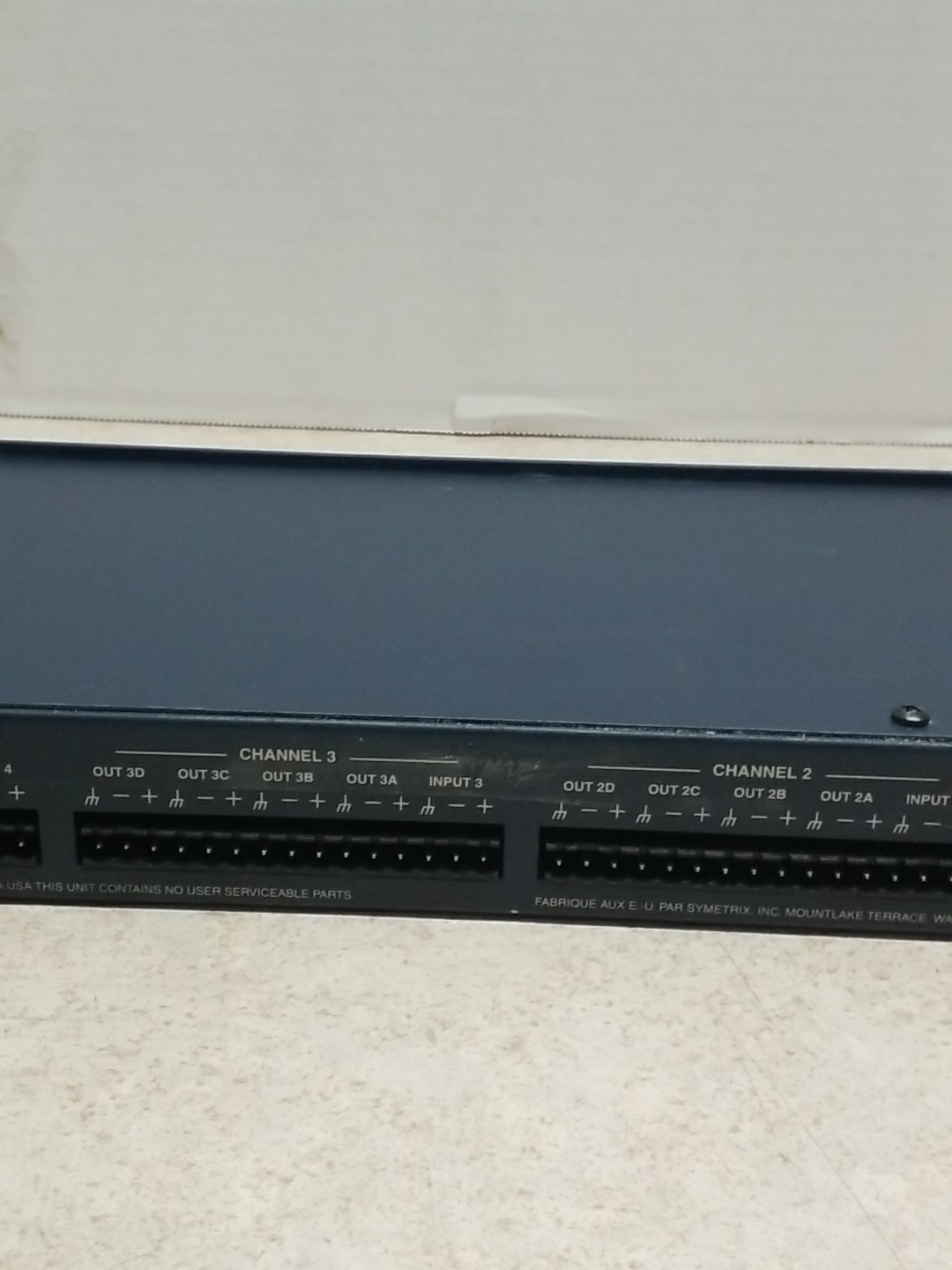 Symetrix 581 E Distribution Amplifier Powers On, Untested Electronics