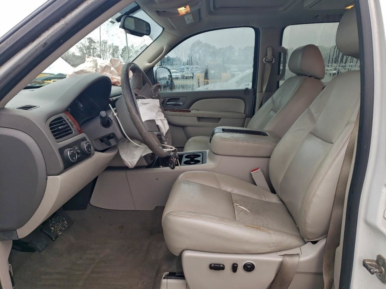 SILVRDO15 2013 Glove Box 4958389