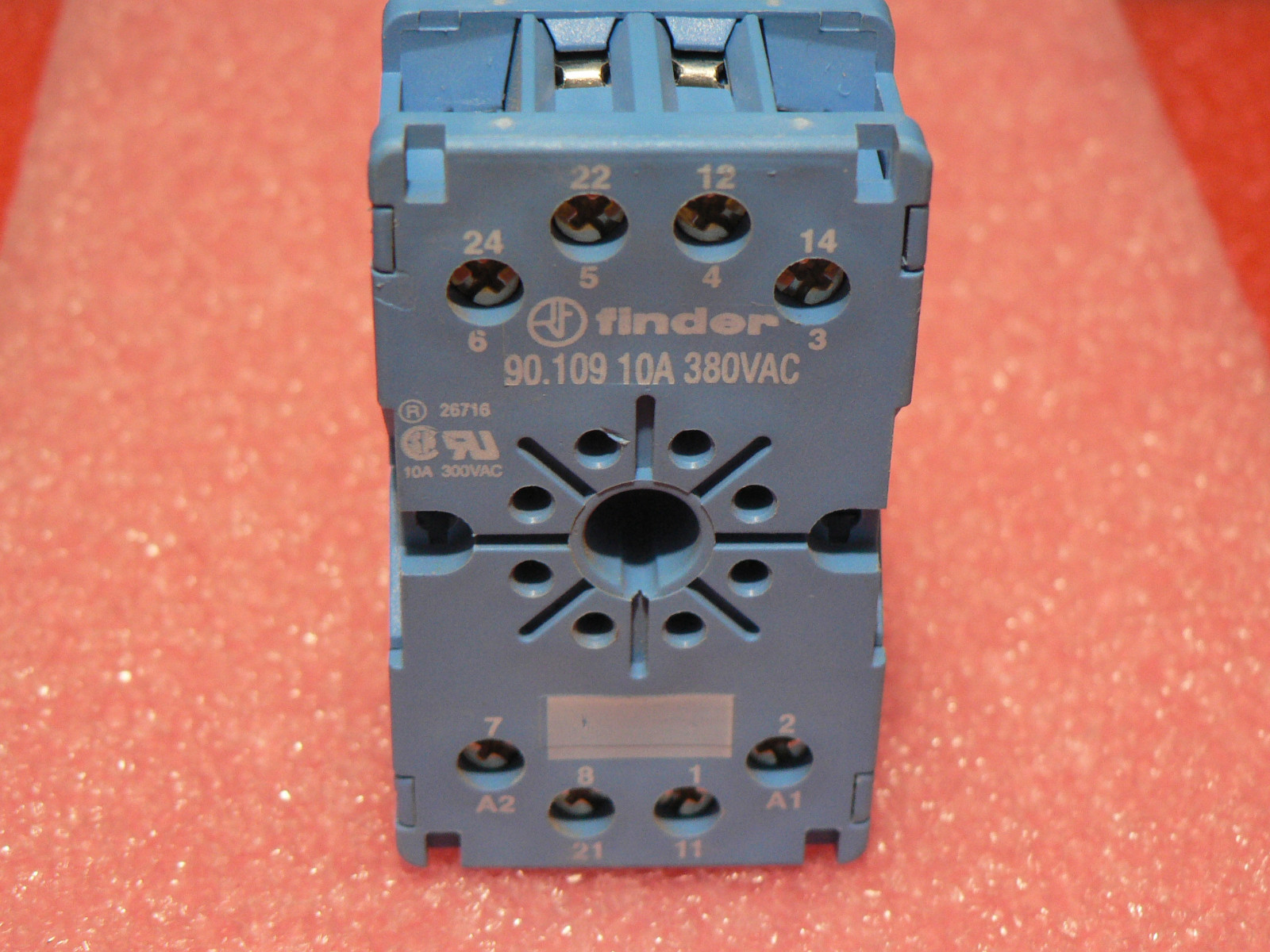 4 PCS FINDER 90.109 RELAY SOCKET 10A 380VAC FOR USE WITH 60 SERIES 60.12 RELAYS