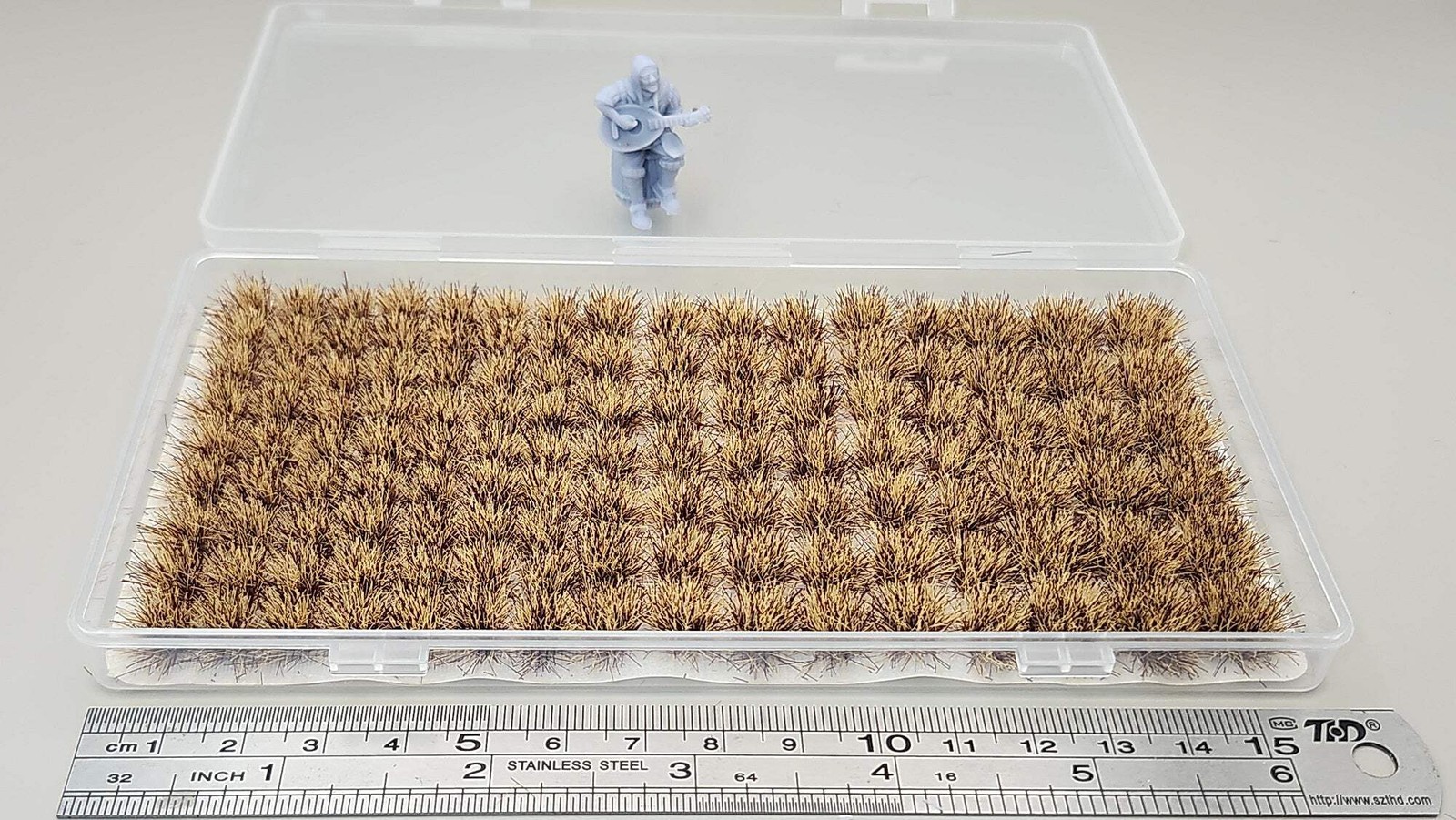 JHT - Winter Model Grass Clusters - Self Adhesive Grass Tufts - 8mm height x 8/1