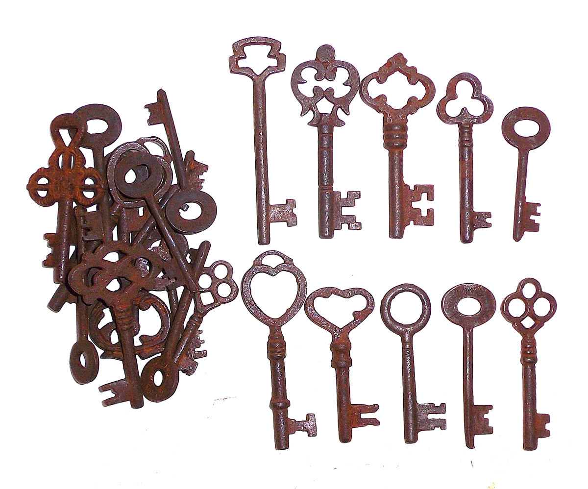 Antique Style Iron Skeleton Keys  Lot of 100 Steampunk