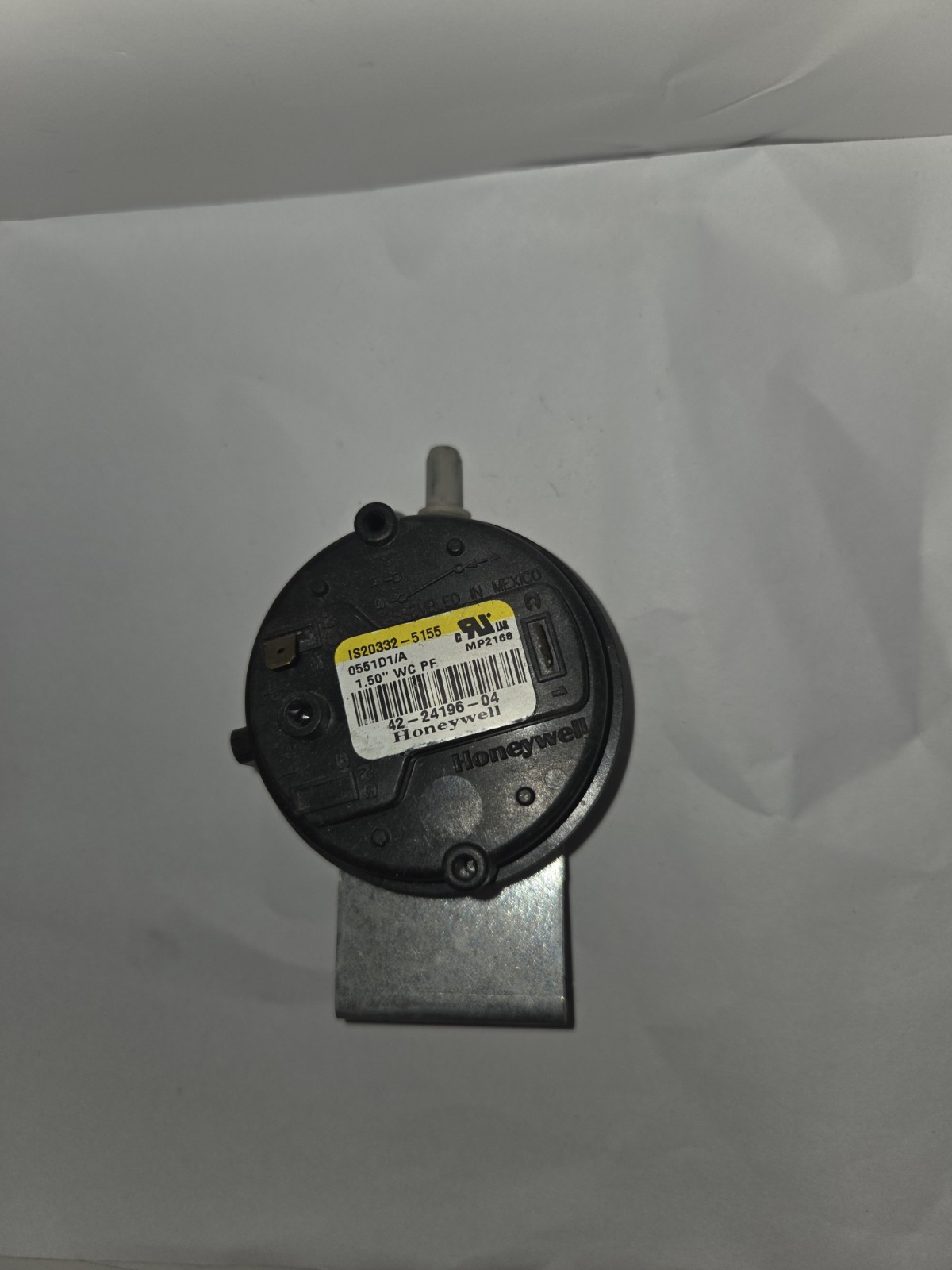 NEW GENUINE HONEYWELL 42-24196-04 PRESSURE SWITCH