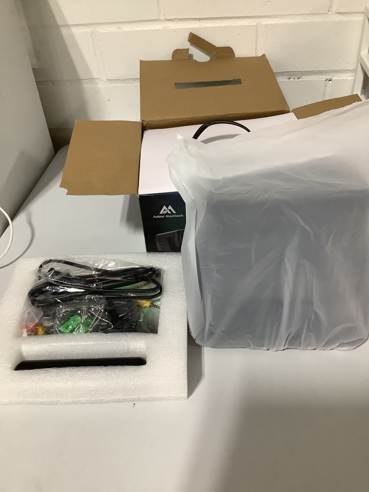 Aubor Mentech P2 Smart Projector