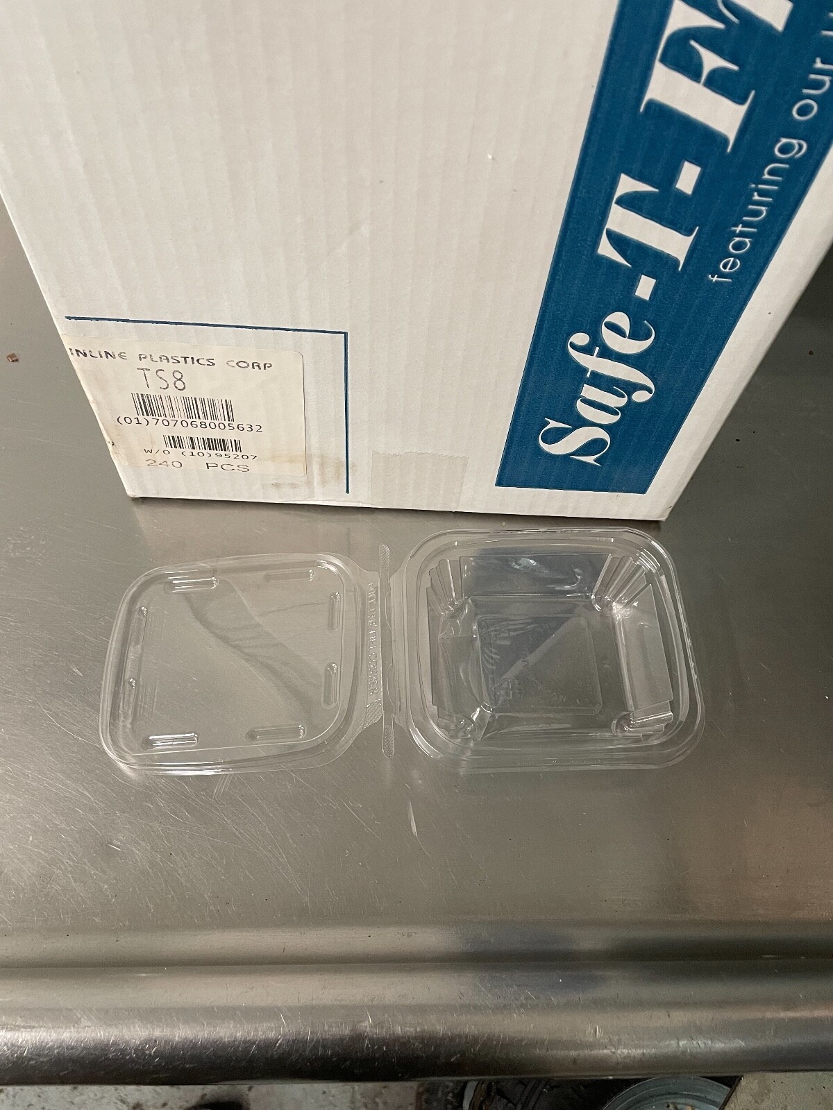 Safe T Fresh Tamper Evident 8 OZ Plastic Clear Hinged Disposable Container