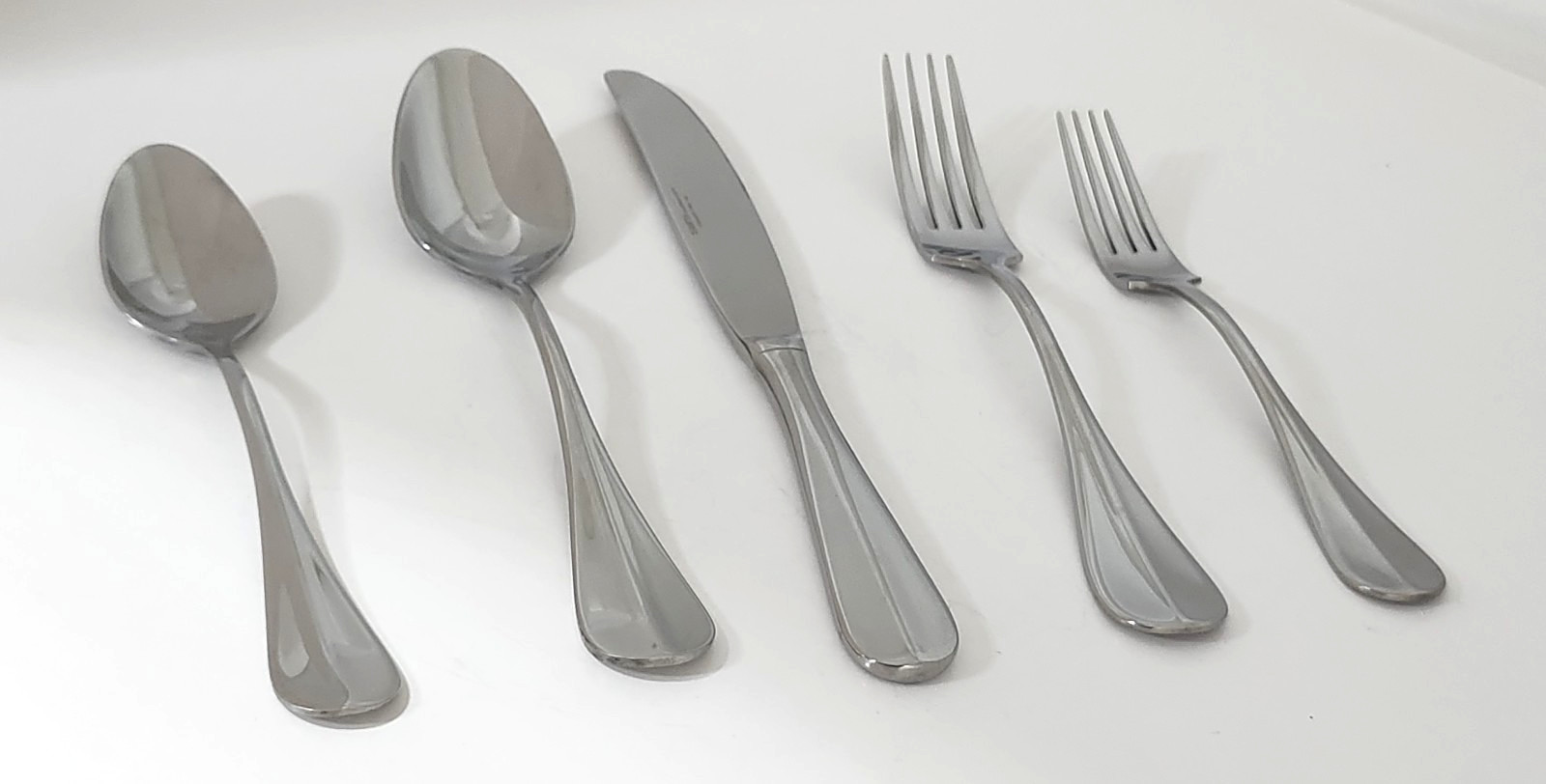 Rare Hampton Silversmiths Montefiore Flatware 5PC Place Sets Glossy Ridge 7 Max