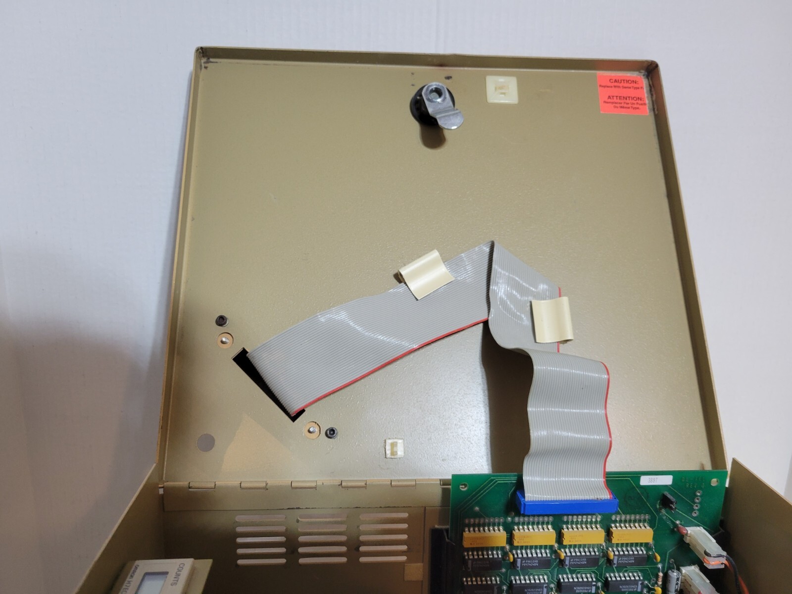 Deltronic Countertop Ticket Eater DL 5000 W/ Riser & 1 Key Working W/Issues READ