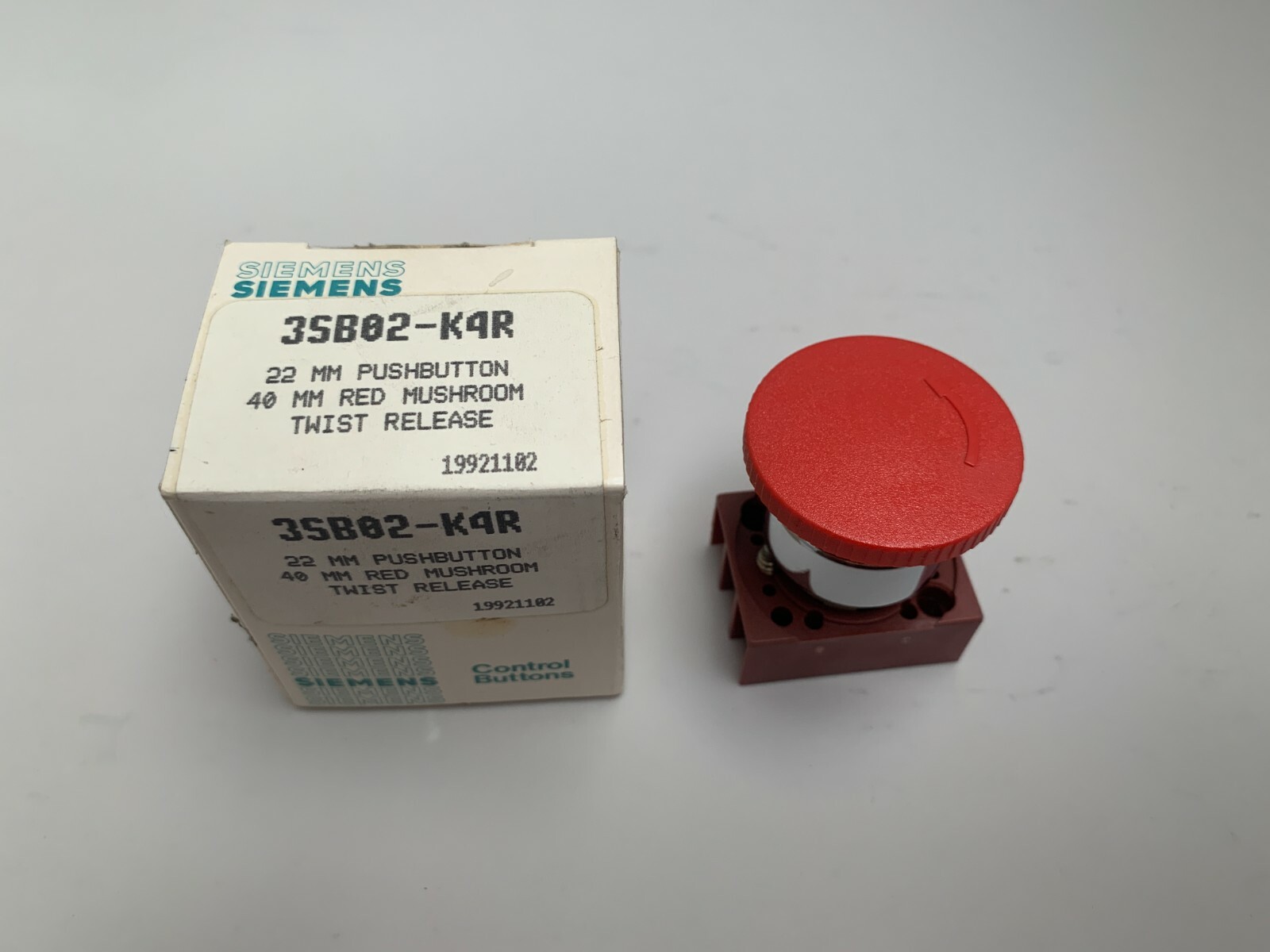Siemens 3SB02-K4R Pushbutton Switch new