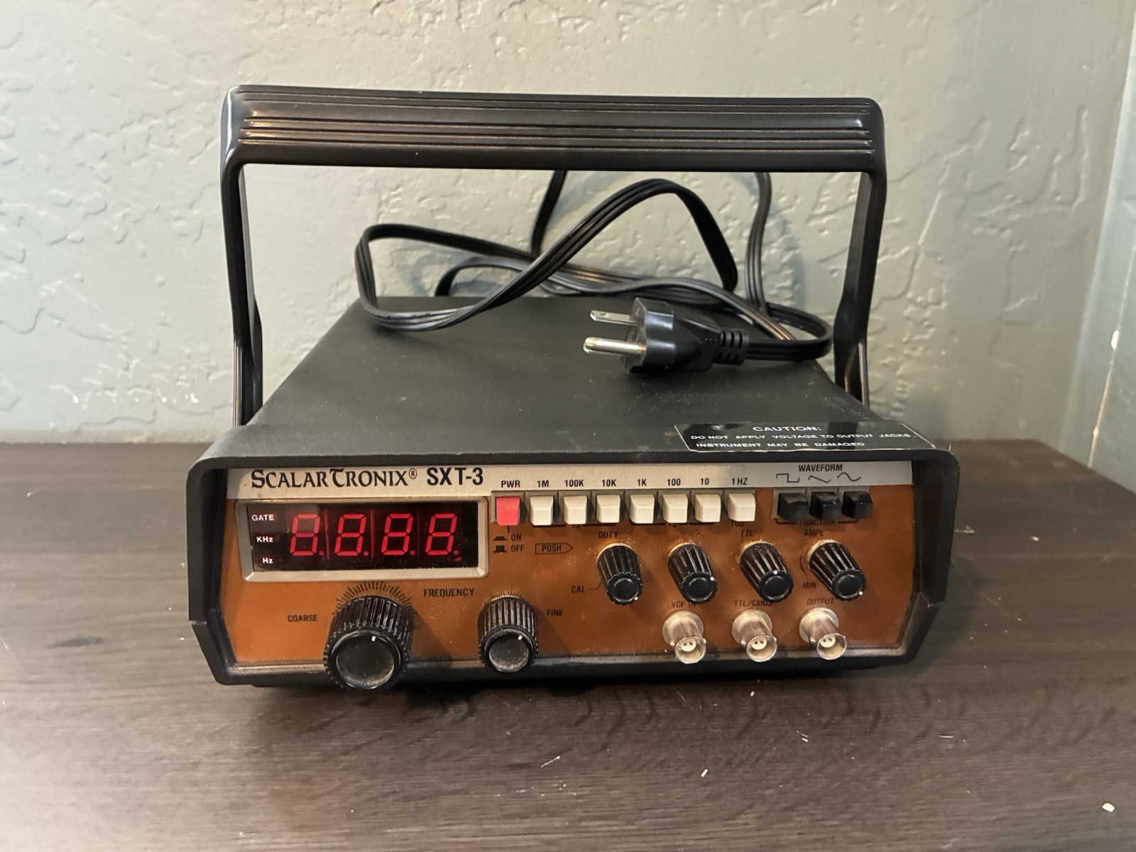 Collectible Display SCALARTRONIX SXT-3 Frequency Generator. Pre Owned.