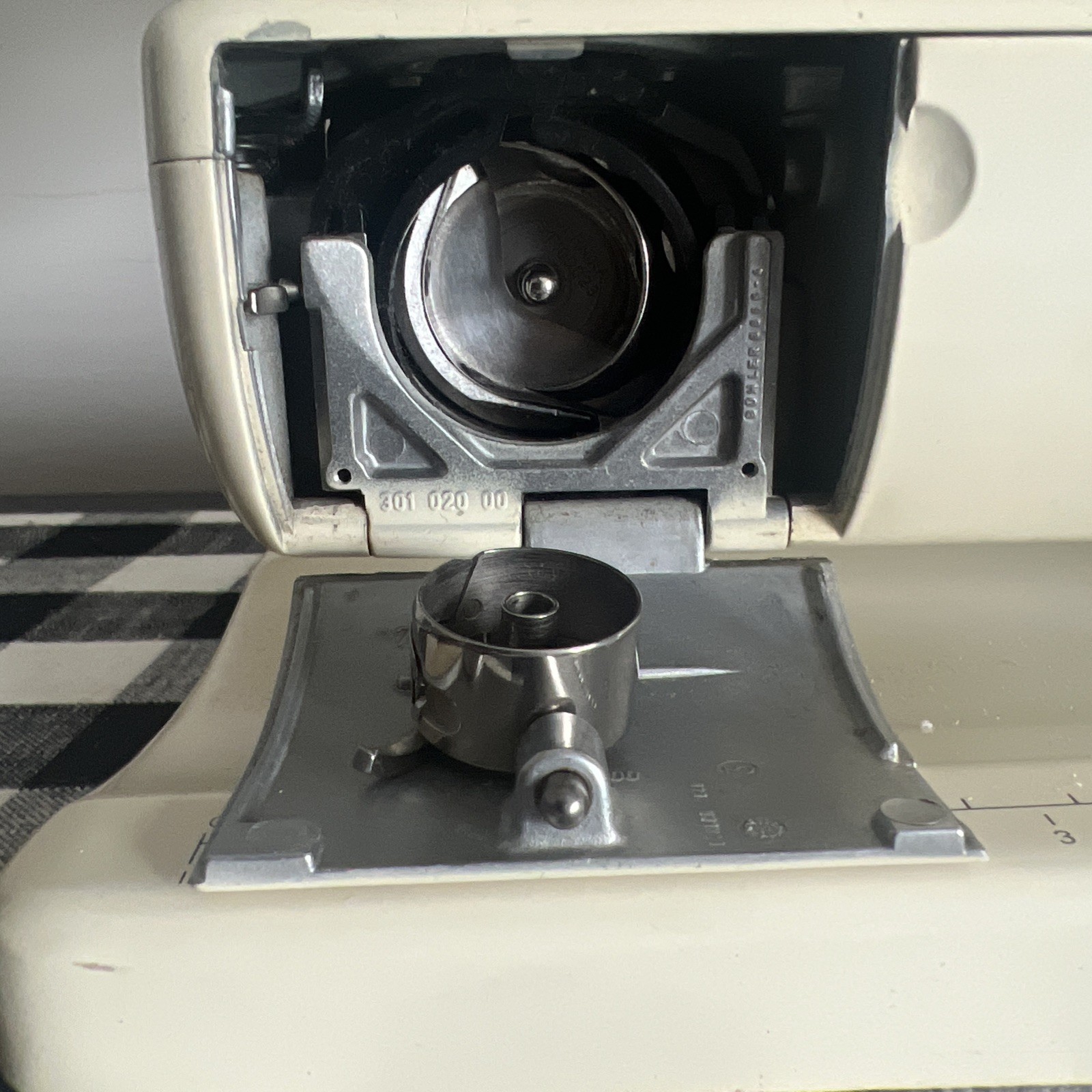 *Bernina *830 Record Sewing Machine *Case *Accessories *Extension Table *Pedal