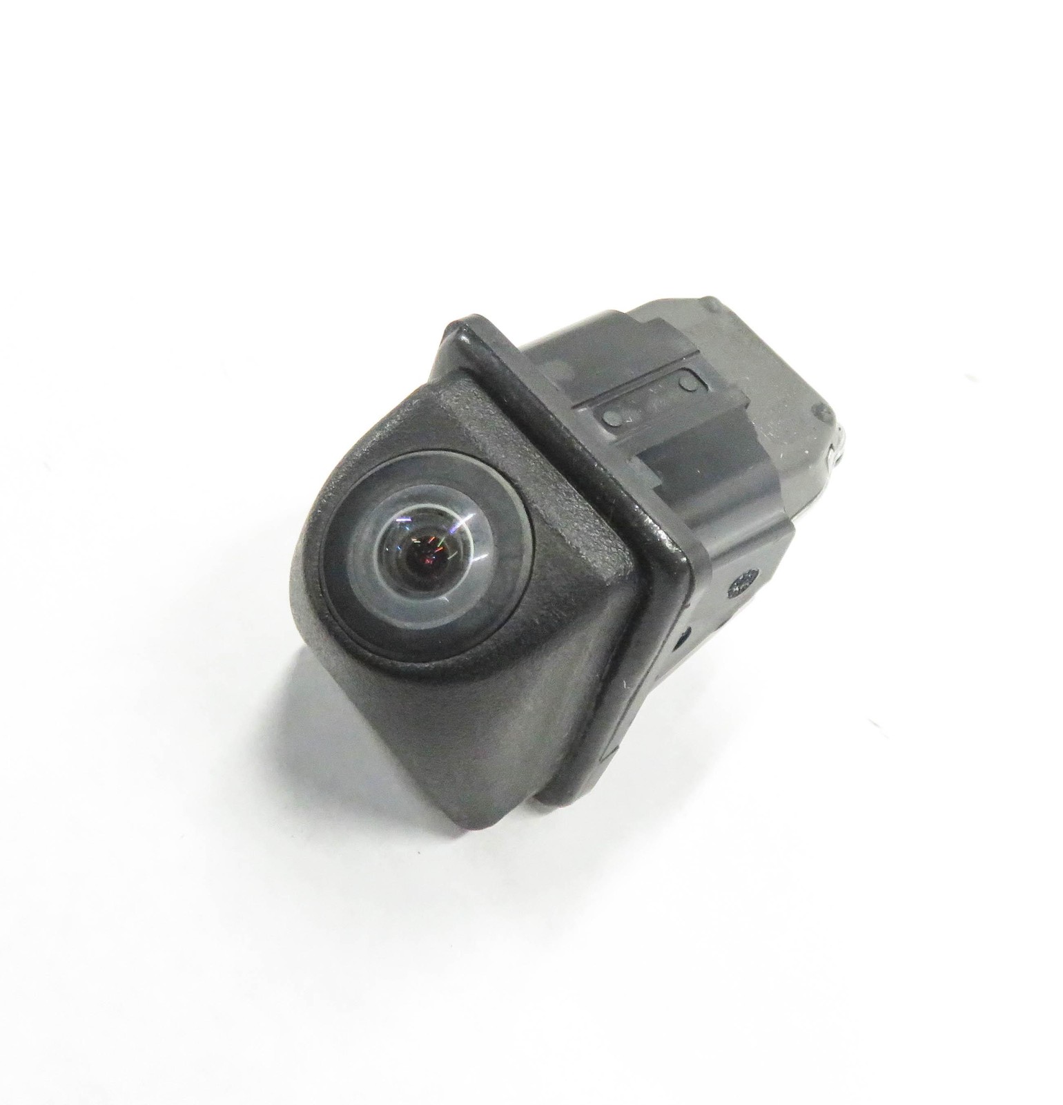 09-18 BMW 2 3 4 5 7 M5 X3 X5 X6 (F01 F07 F10 F15 F16 F30 F32) REARVIEW CAMERA