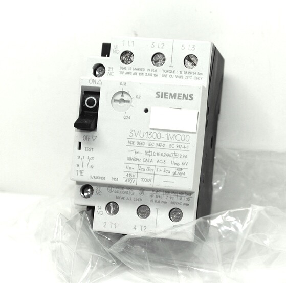(1)  NIB Siemens Adjustable Circuit Breaker 3VU1300-1MC00, .16 to .24 Amps