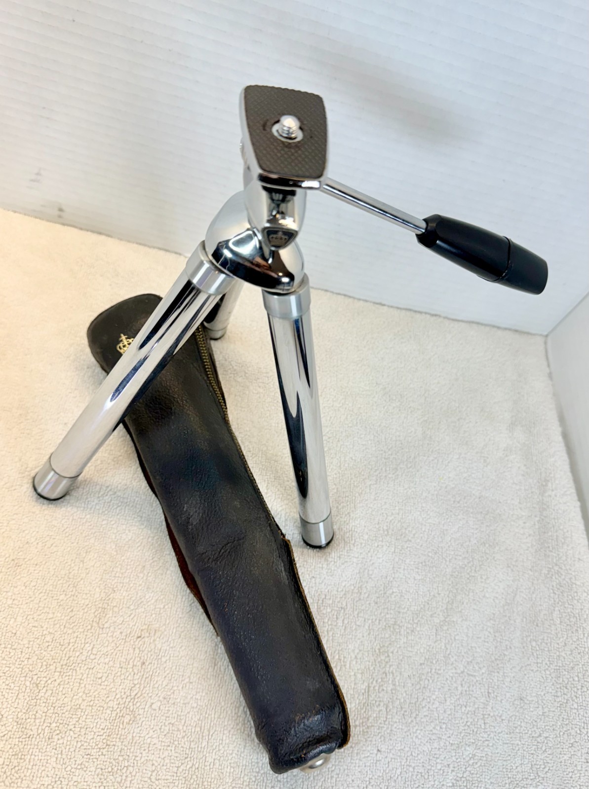 Vintage King Tripod Compact Travel Extendable Legs