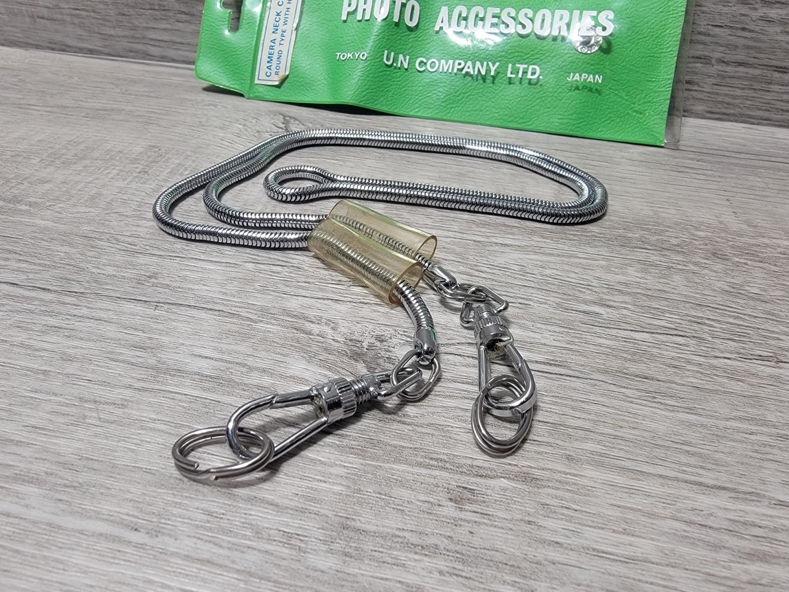 VTG 35” SILVER TONE LOCKING SNAKE CHAIN CAMERA NECK STRAP W PACKAGING *NICE