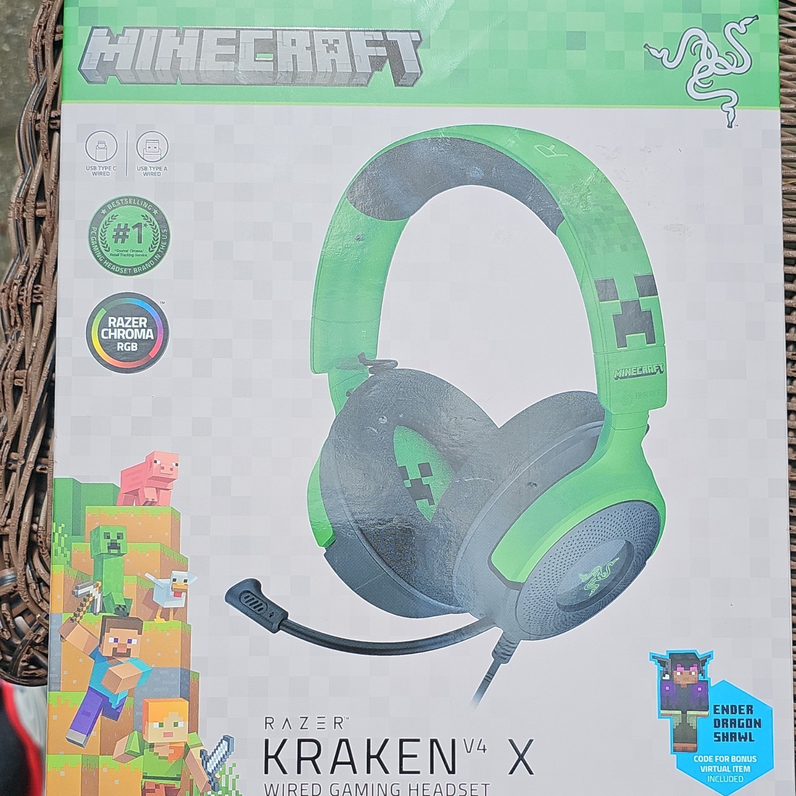 Razer Kraken V4 X Minecraft Edition Wired USB-C/USB-A RGB Surround Headset