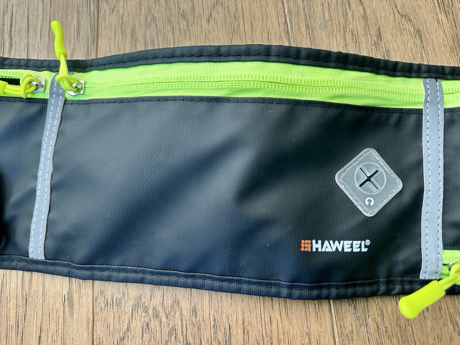 USHAKE Slim Running Belt, Workout Fanny Pack -NEW-