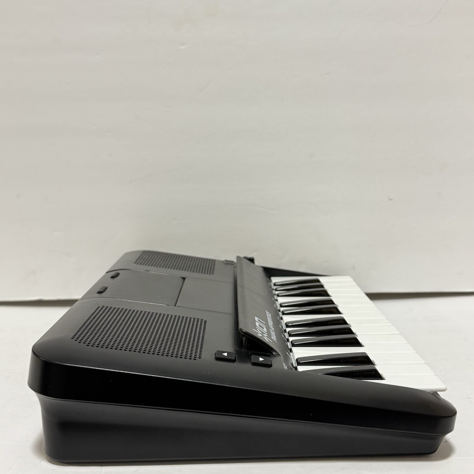 ION PIANO APPRENTICE 25-note Lighted Keyboard for iPad, iPod and iPhone